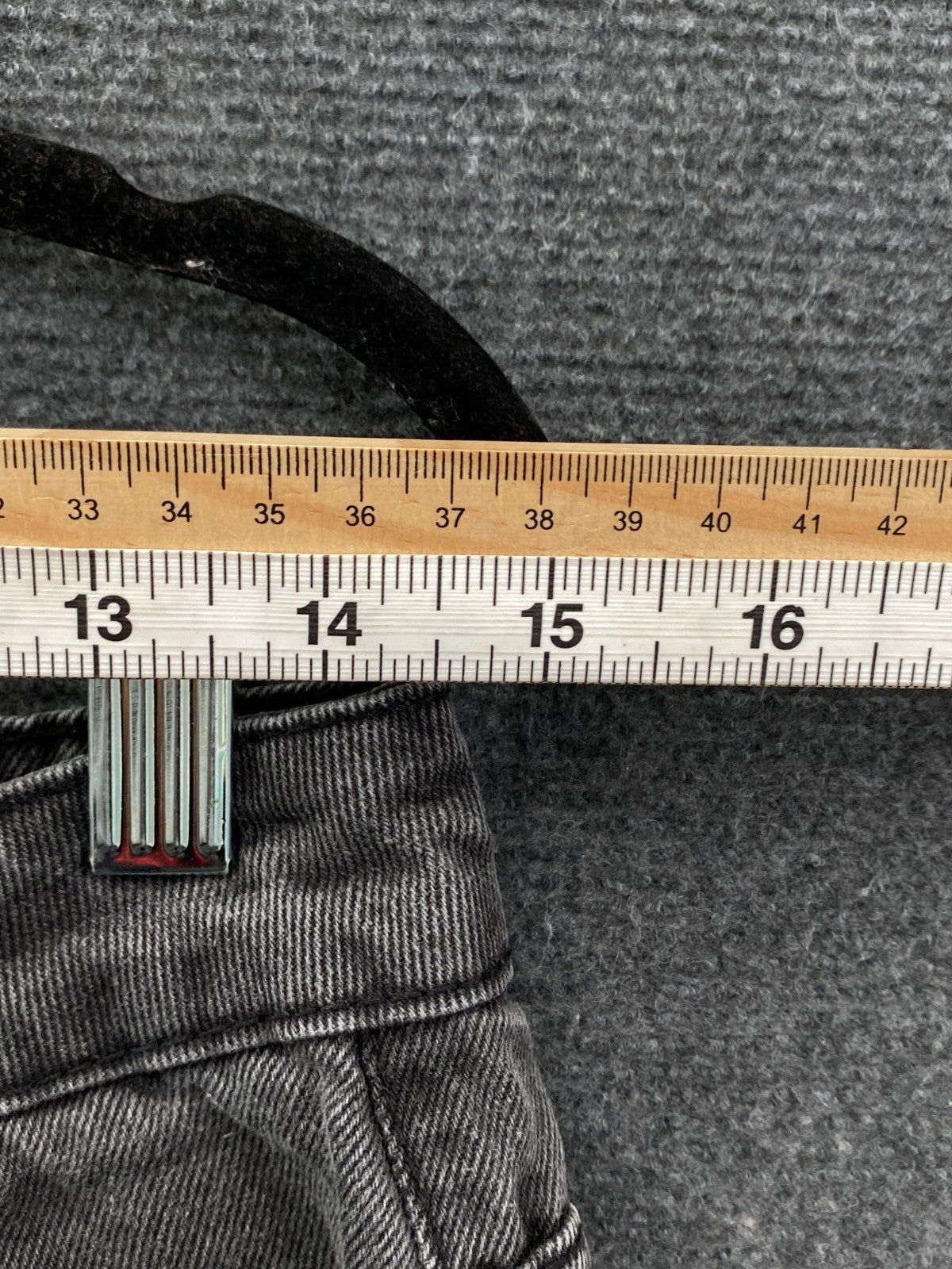Product photograph [circular:fe37f35854c0a352]