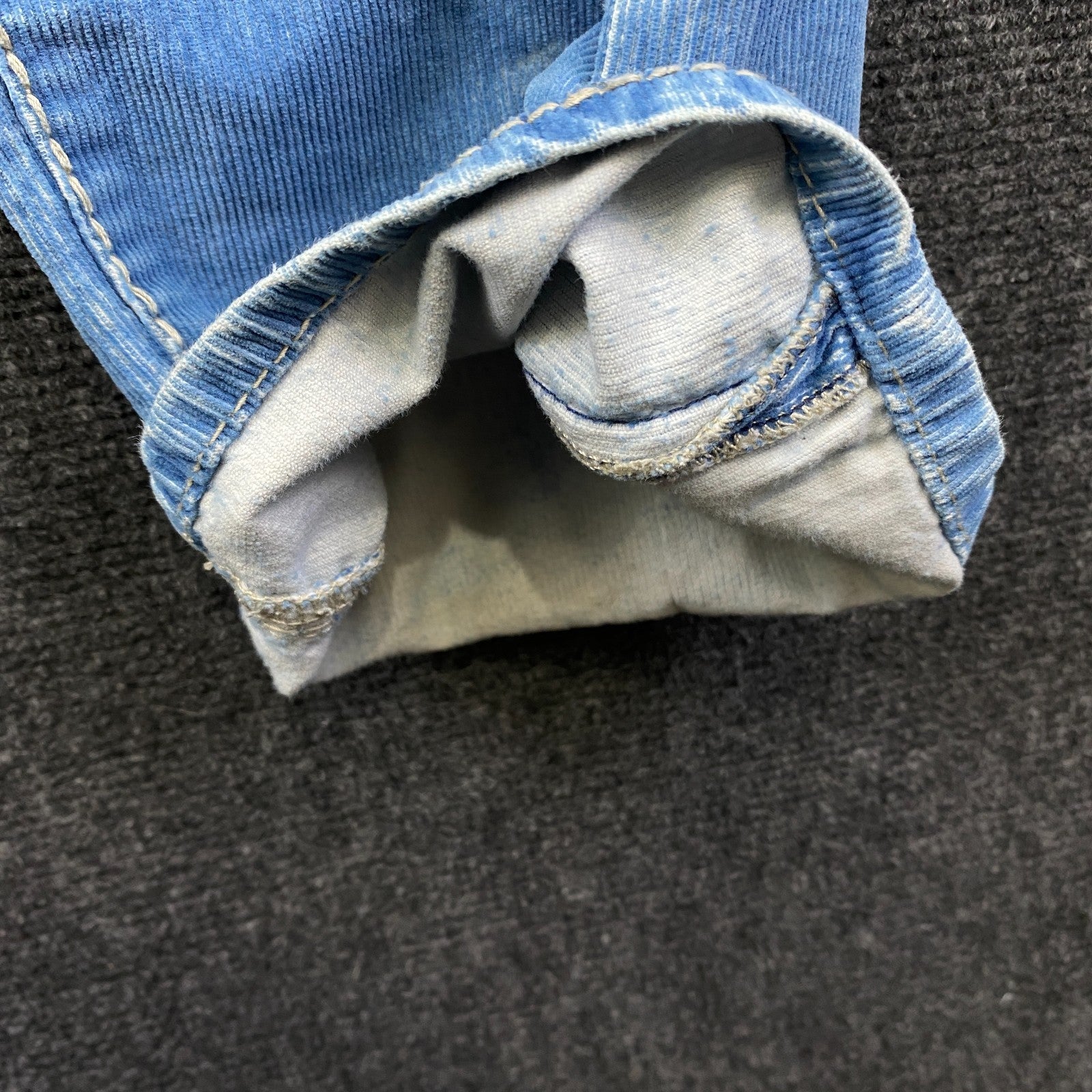 Product photograph [circular:42901e1bed3b5c7e]