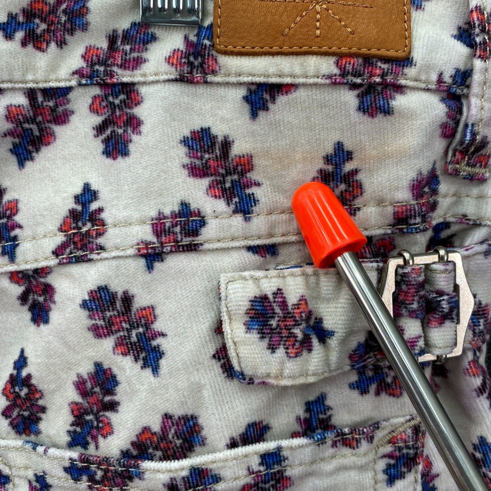 Product photograph [circular:01b0af8703b1de16]