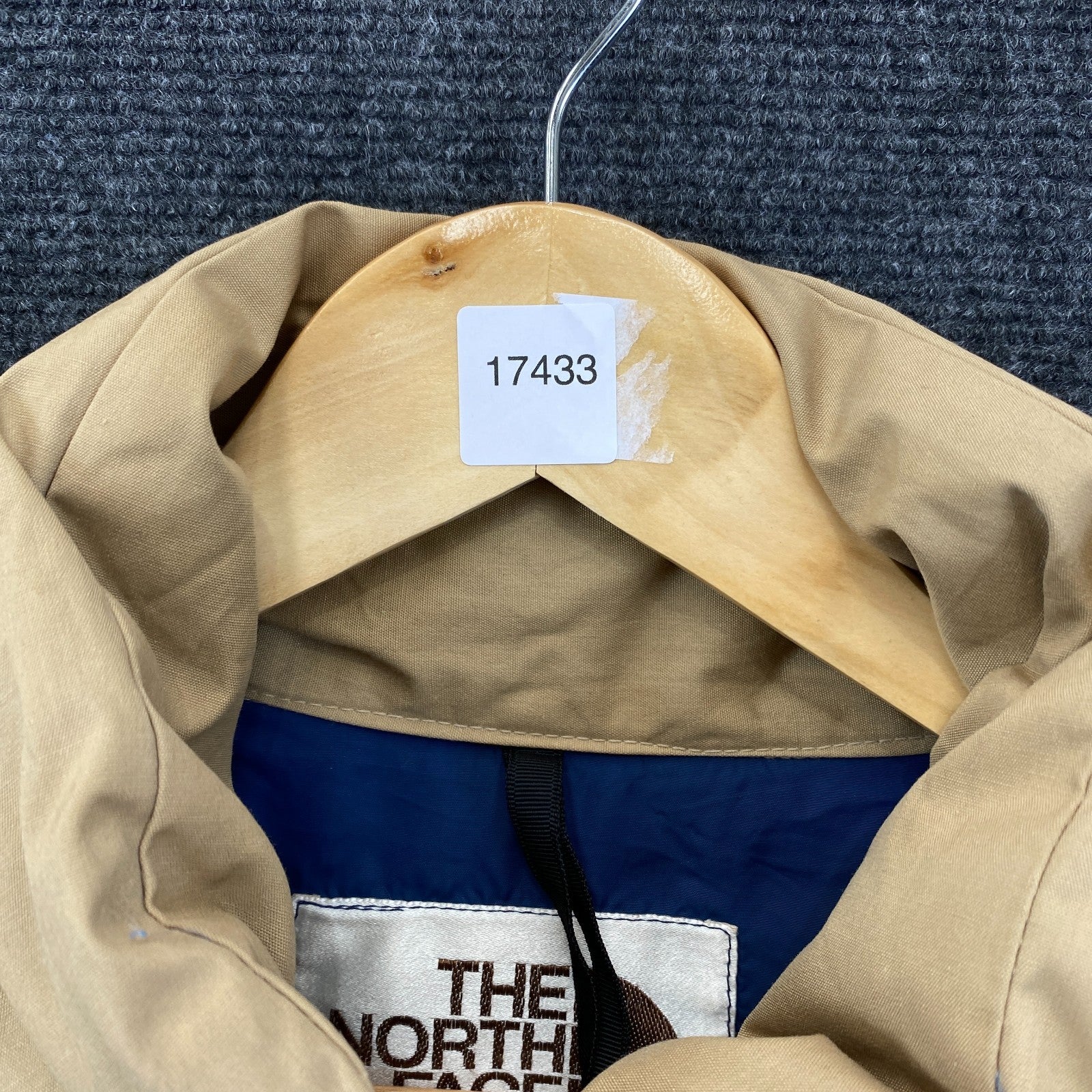 Product photograph [circular:ecd5cccb92b28a8e]