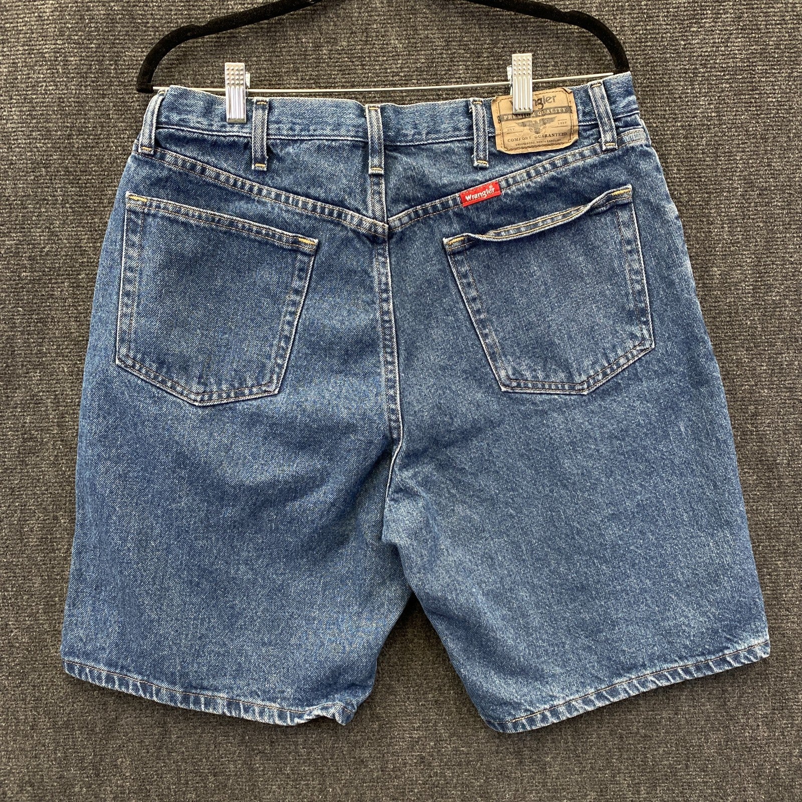 Product photograph [circular:e4ecad2eeaeae04a]