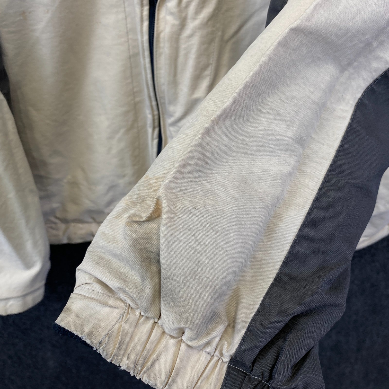 Product photograph [circular:cc4211119fd14e4c]