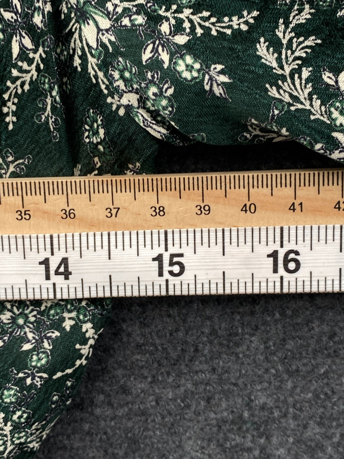 Product photograph [circular:21032f56fce1413f]