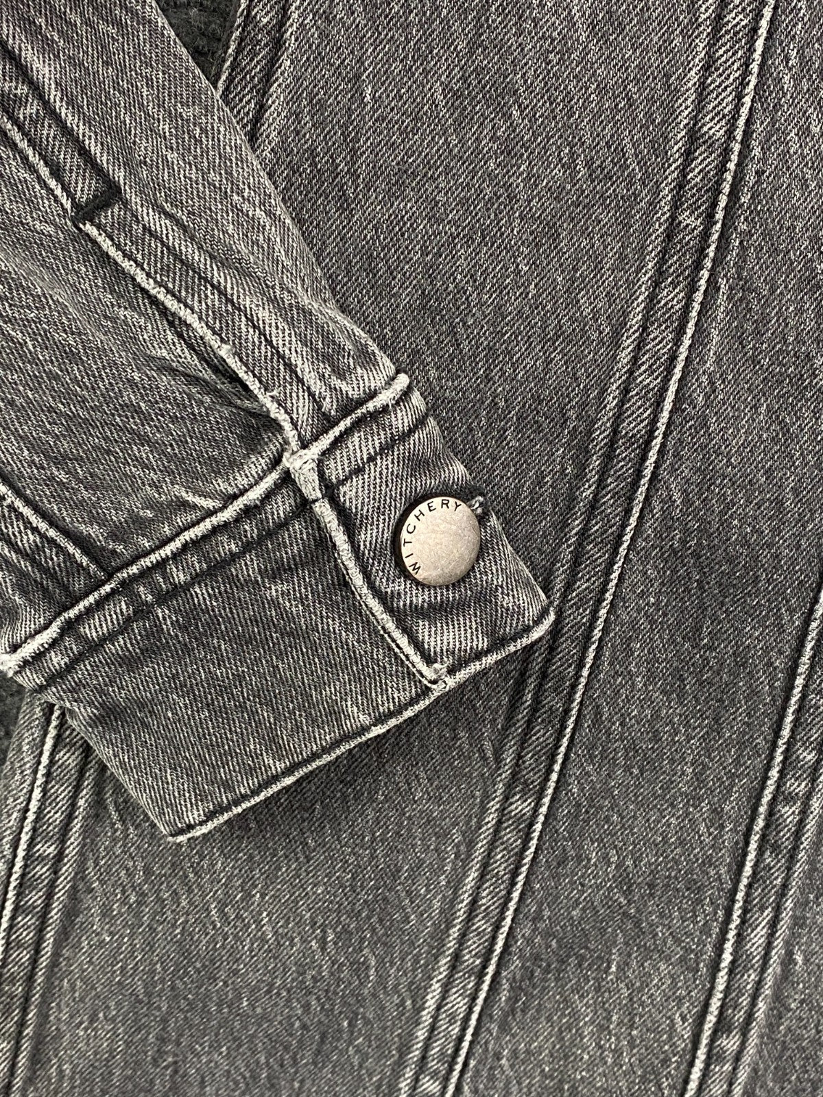 Product photograph [circular:1c6030d214253b4d]