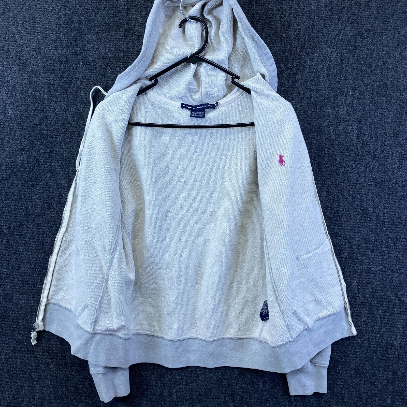 Product photograph [circular:4d5504e2541a52f3]