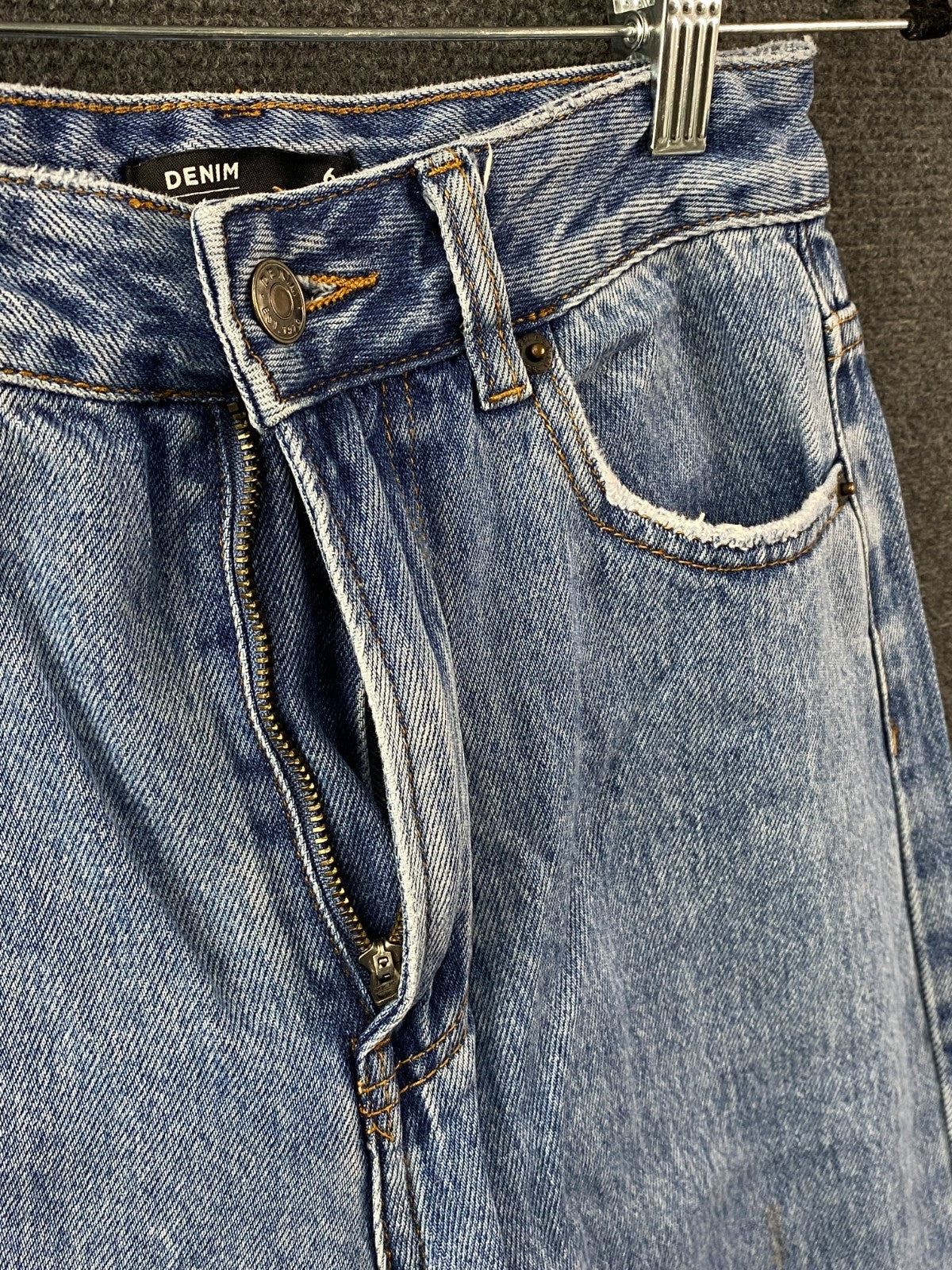 Product photograph [circular:eb12f698fe28f9d0]