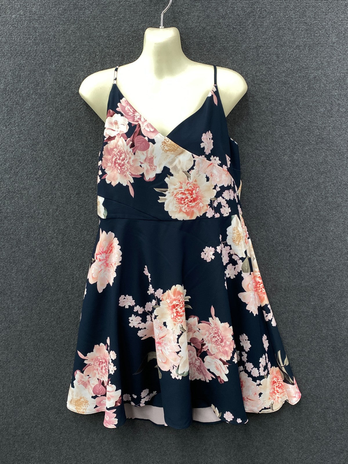 Product photograph [circular:1a69a20aec4a6d1e]
