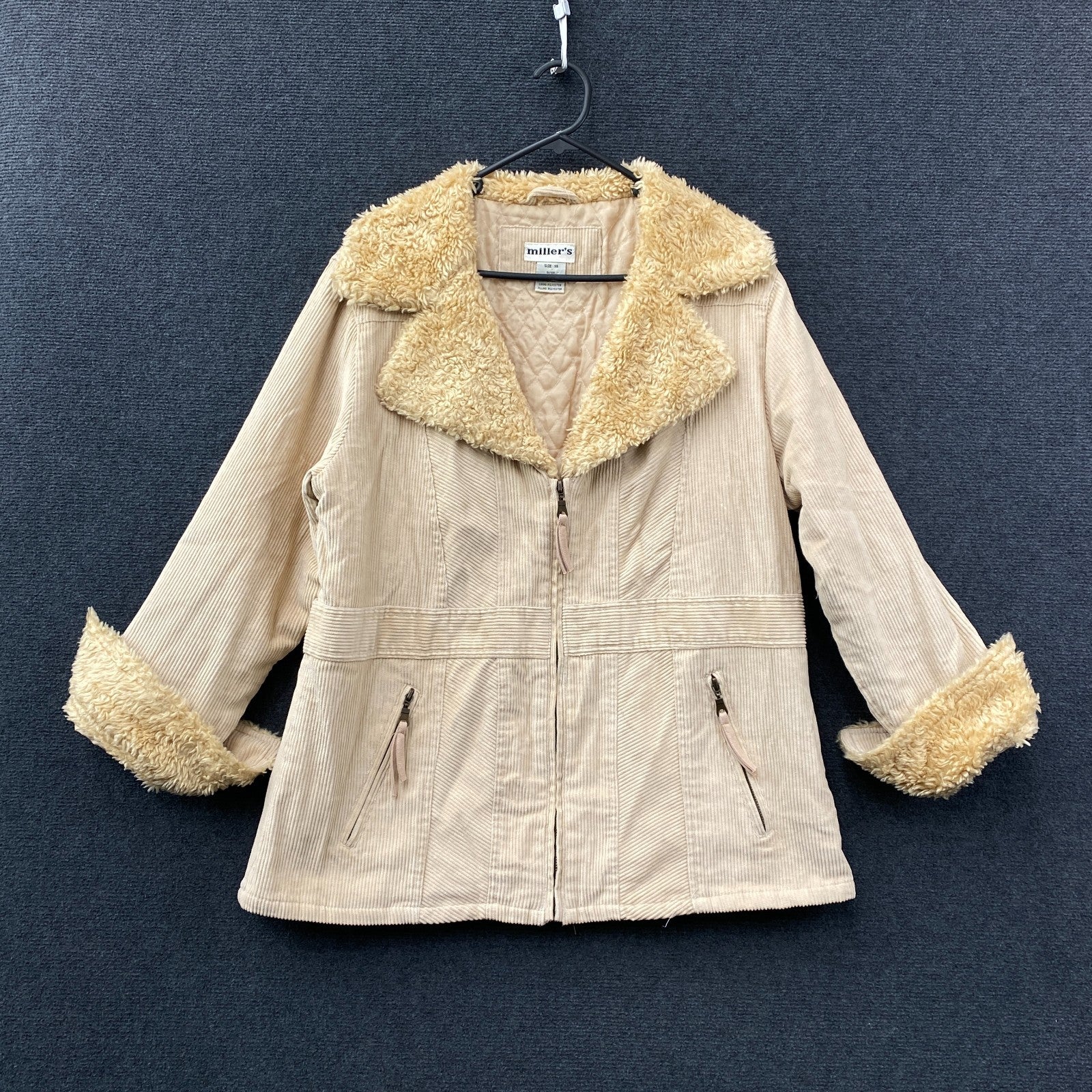 Product photograph [circular:b0dc7c284b02e496]