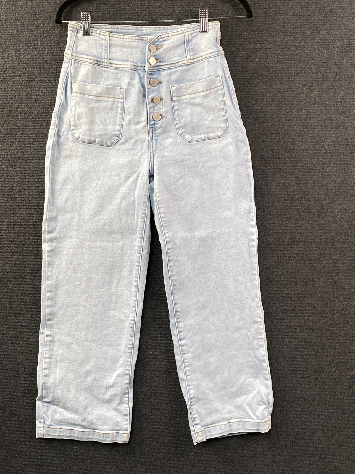 Product photograph [circular:f3a31d0047852b03]