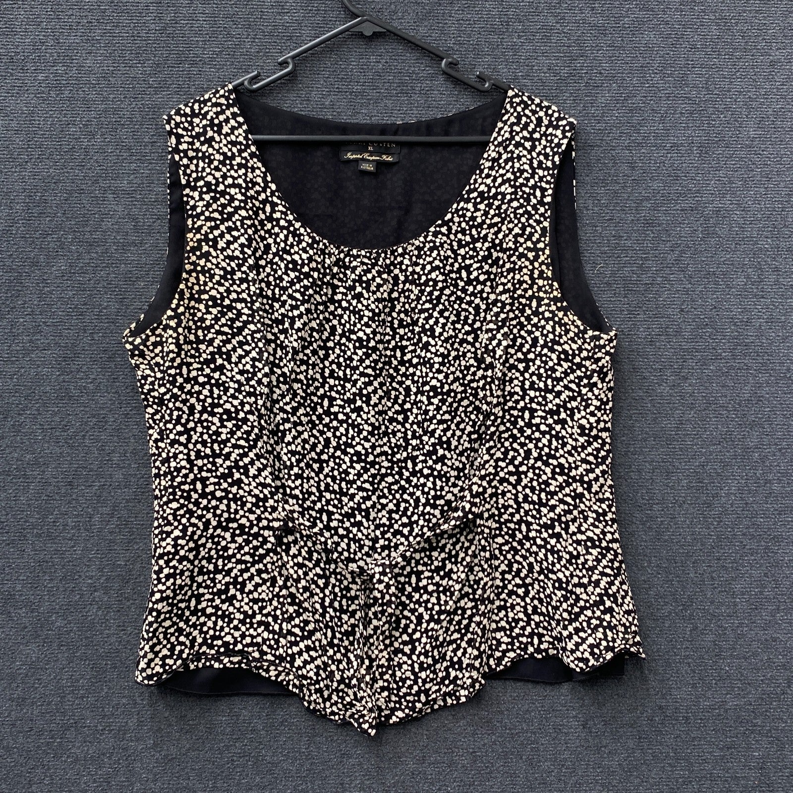 Product photograph [circular:e8eee8cd17b7698f]