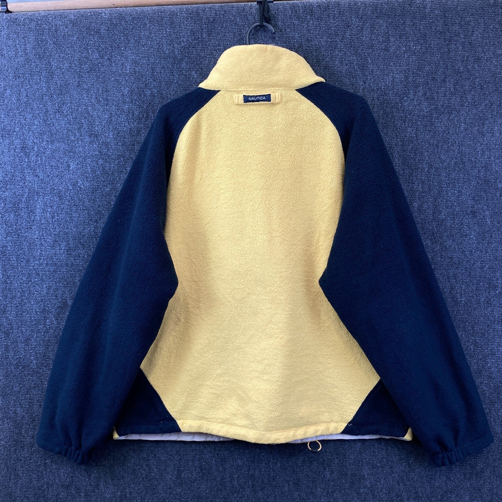 Product photograph [circular:0c75f03219806ff6]