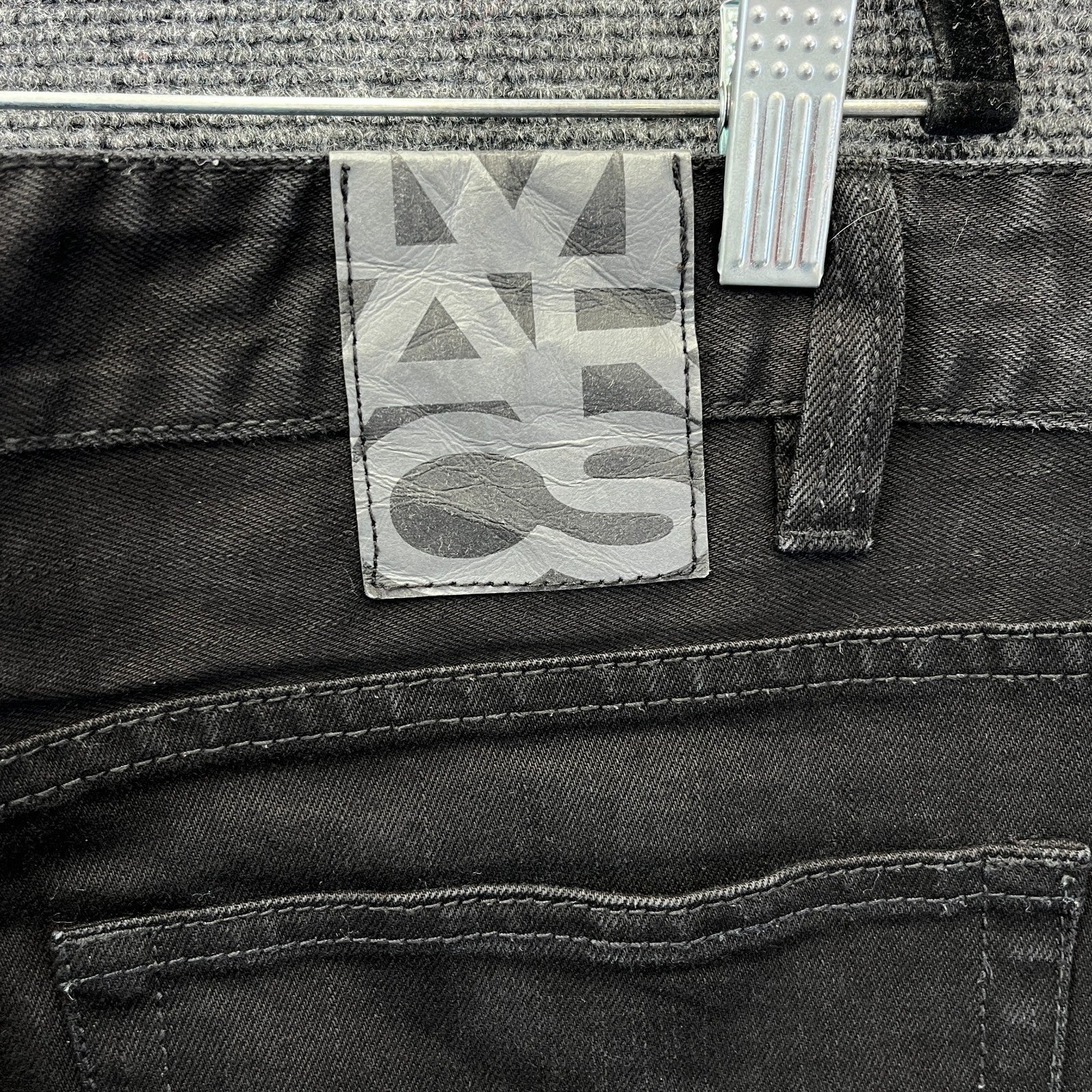 Product photograph [circular:0511d38e1285c0ff]