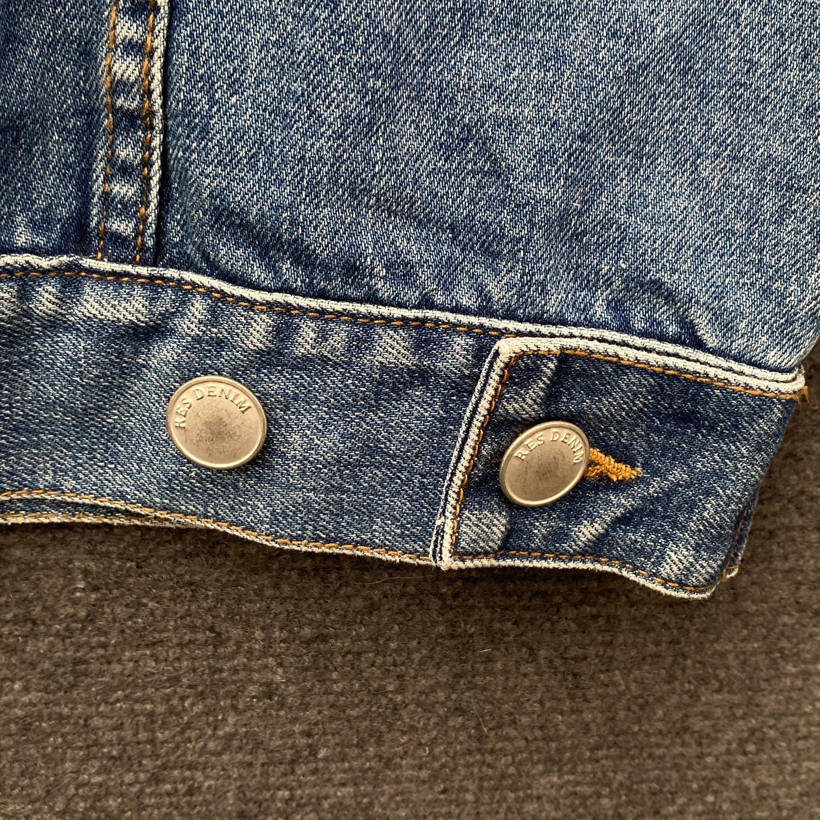Product photograph [circular:4887dab494954e92]
