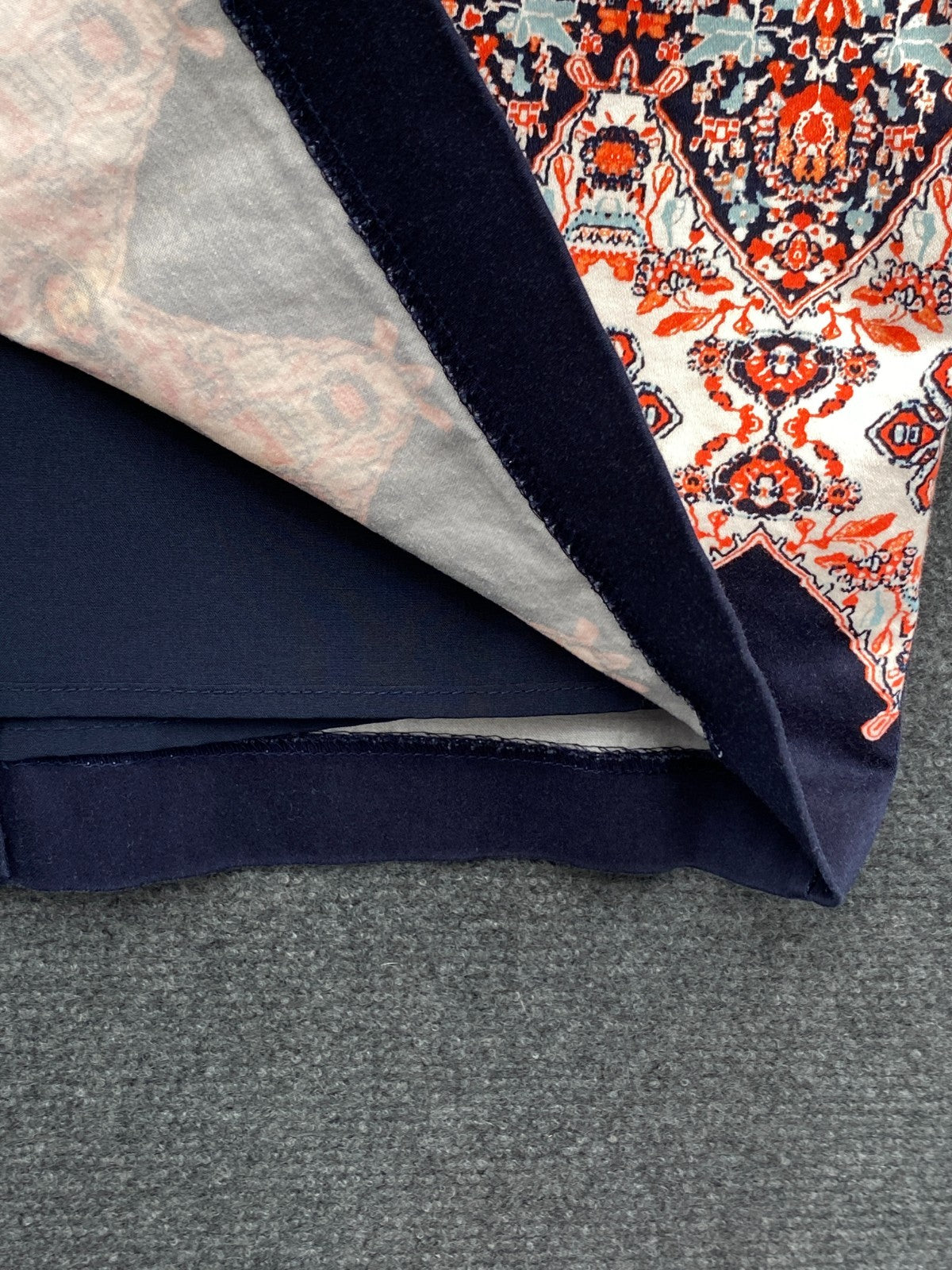 Product photograph [circular:40408edfd847051c]