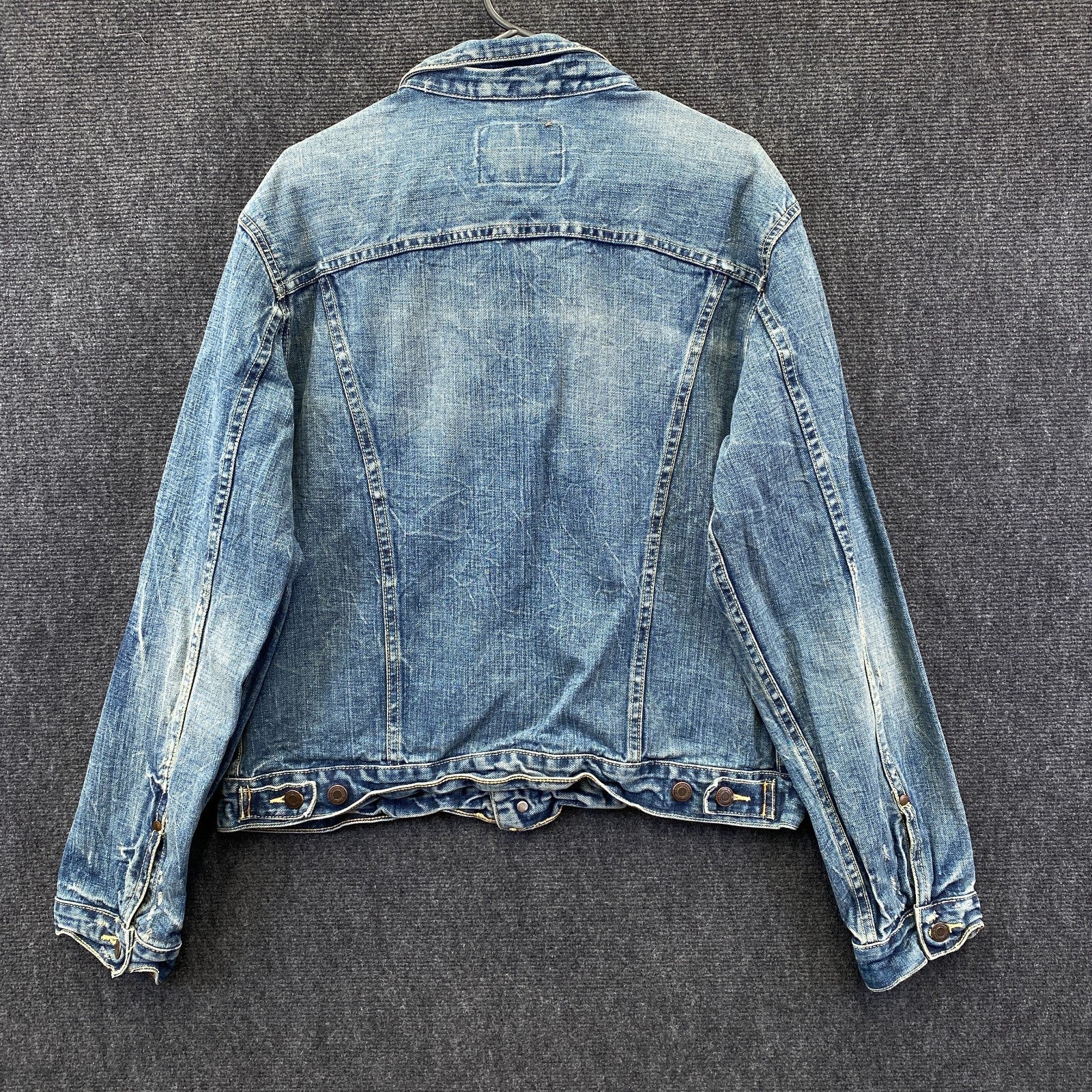 Product photograph [circular:1f3e4c62eabe8de8]