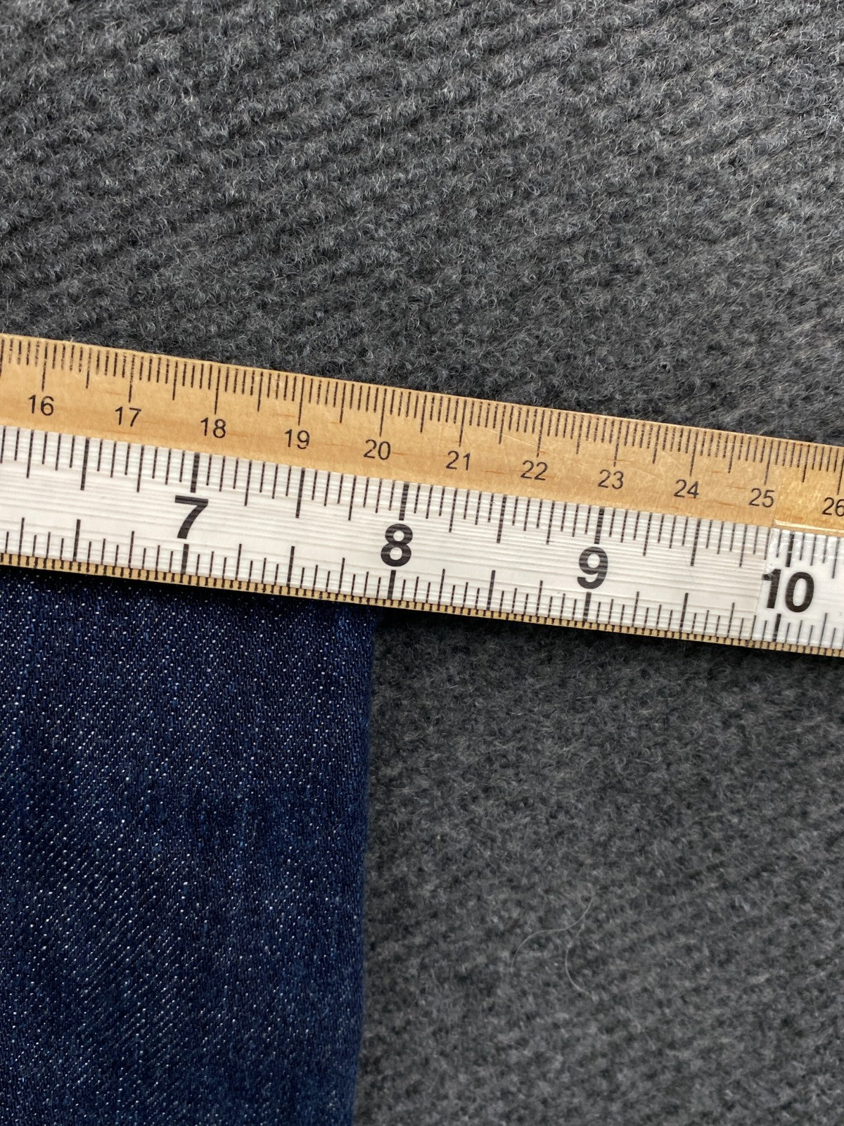 Product photograph [circular:9f3e6928f14a4d28]