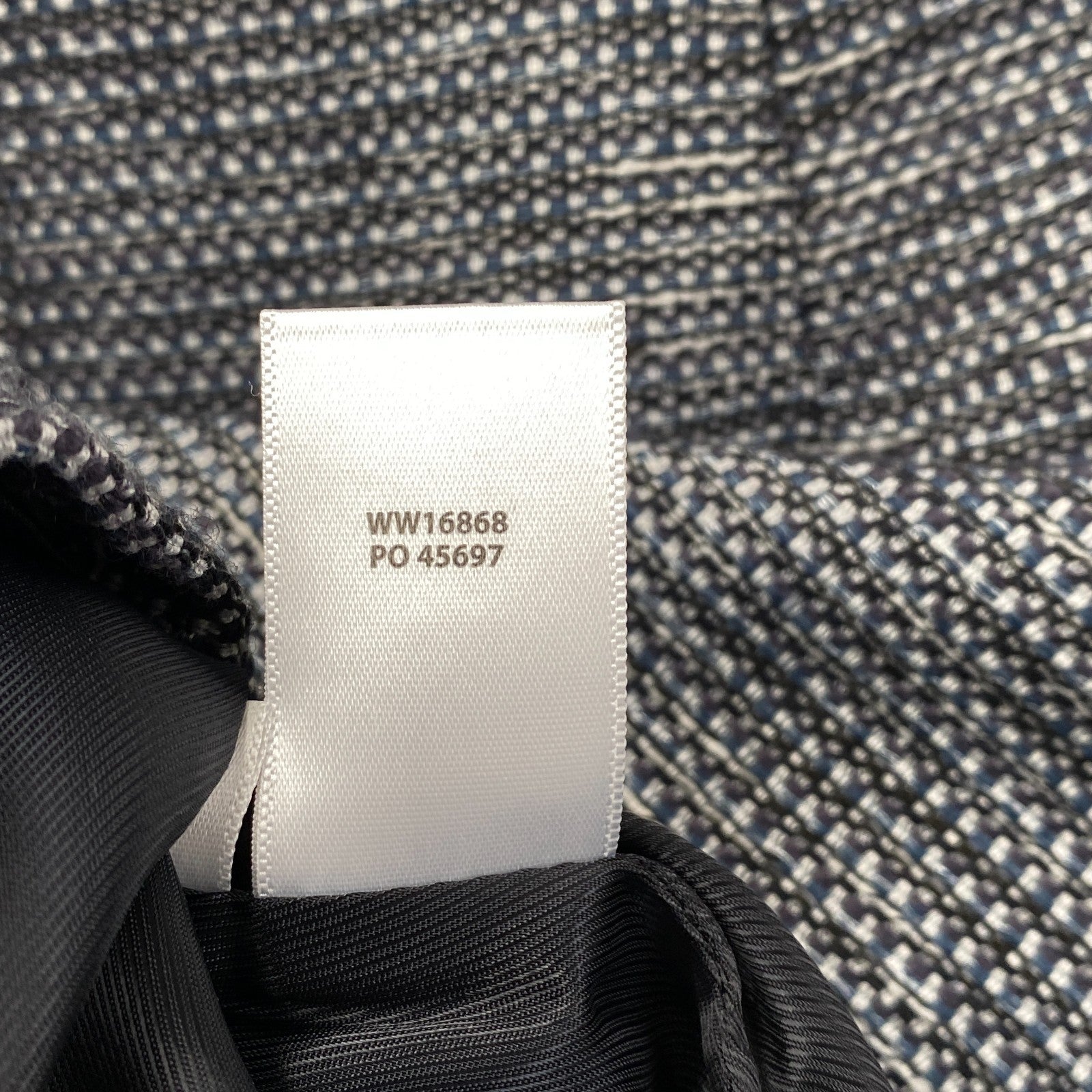 Product photograph [circular:f74b2b86b326f94e]