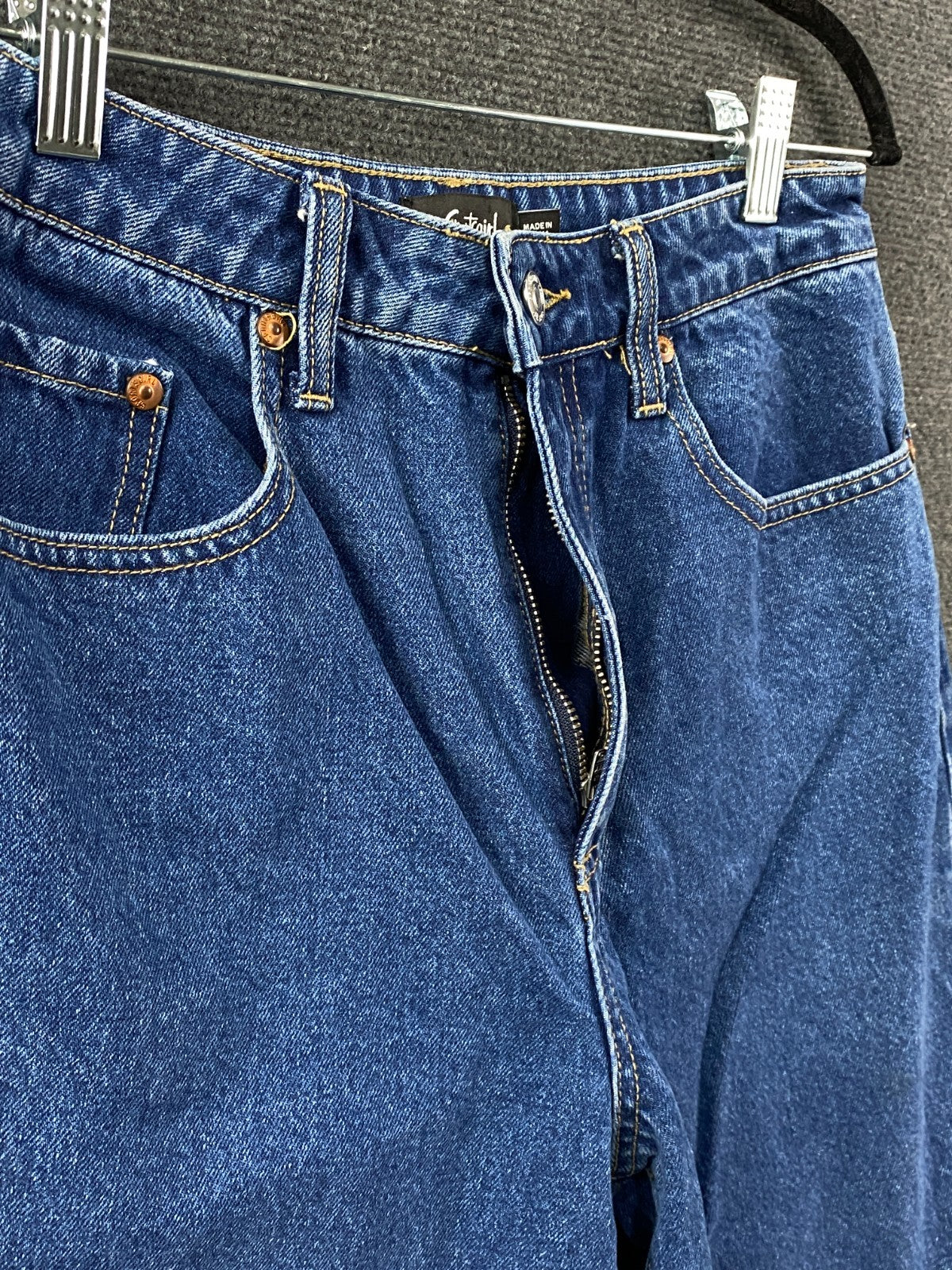Product photograph [circular:3b8784554b52940d]