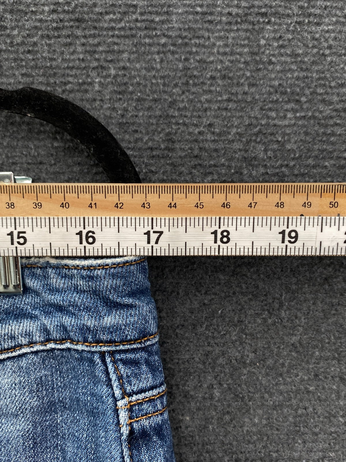 Product photograph [circular:cdf30b2e0e2e977d]