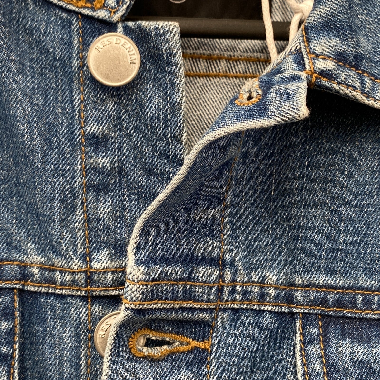 Product photograph [circular:22fb6dd23c50cb59]