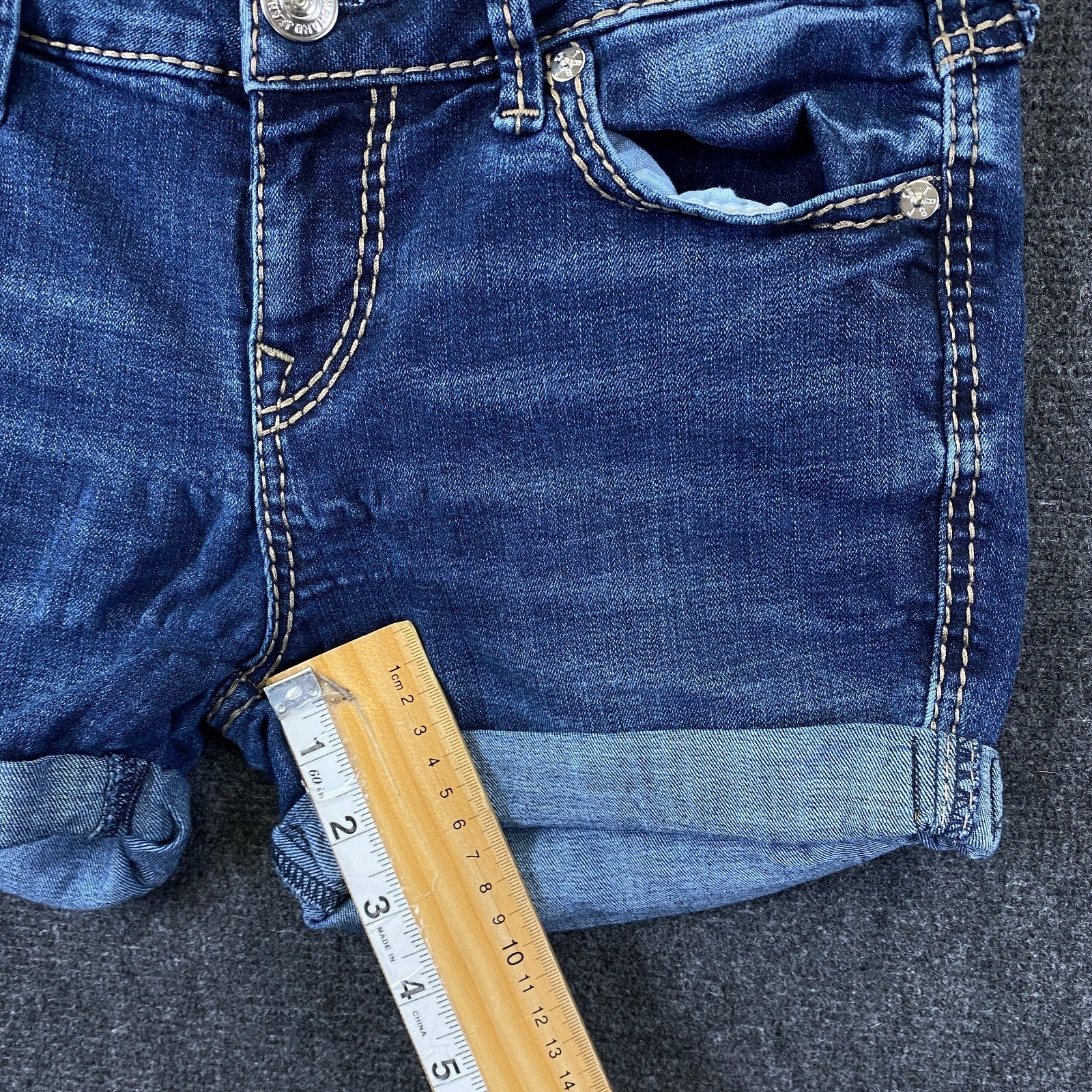 Product photograph [circular:c9f69e771caa44d3]