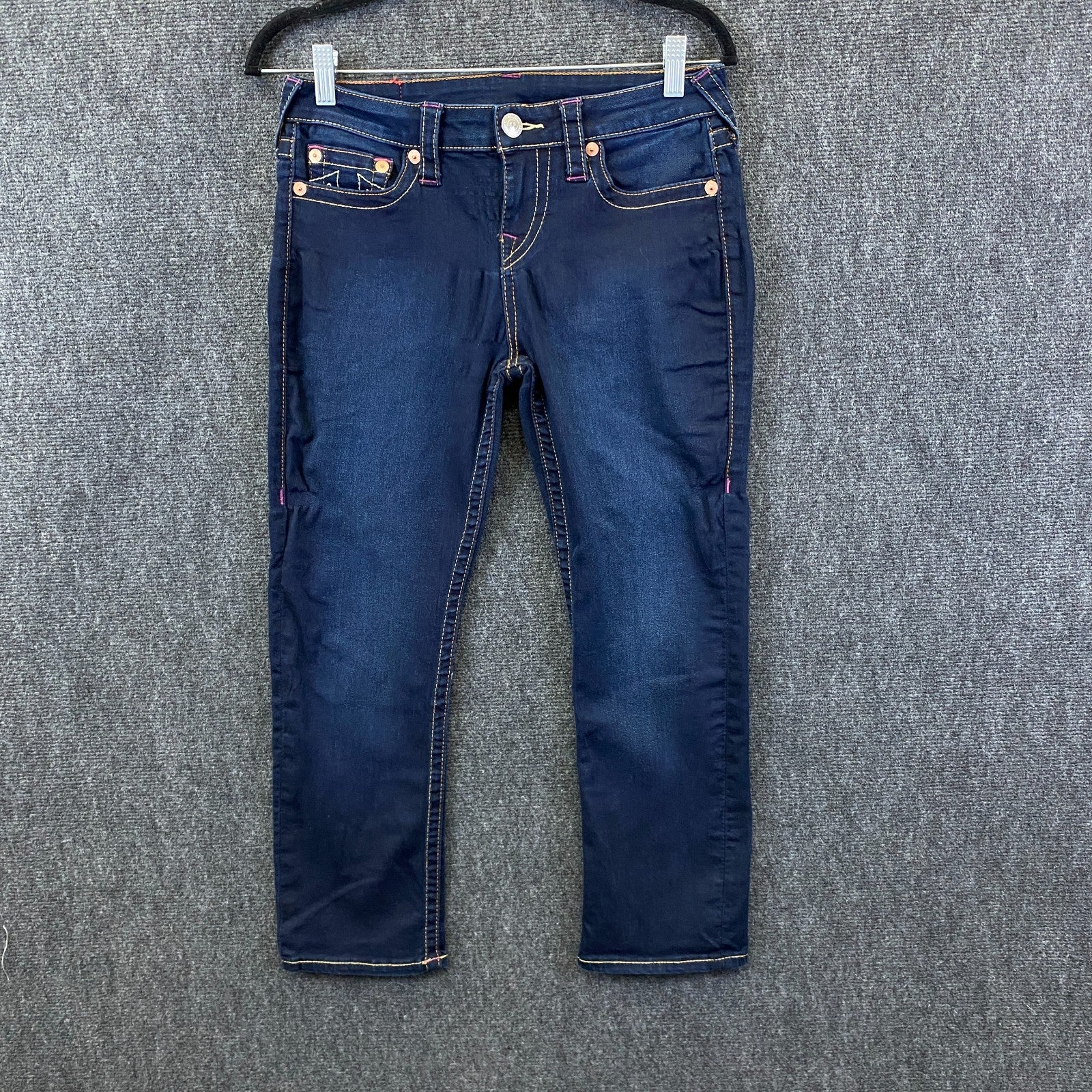 Product photograph [circular:ff85d5371bf0b06e]