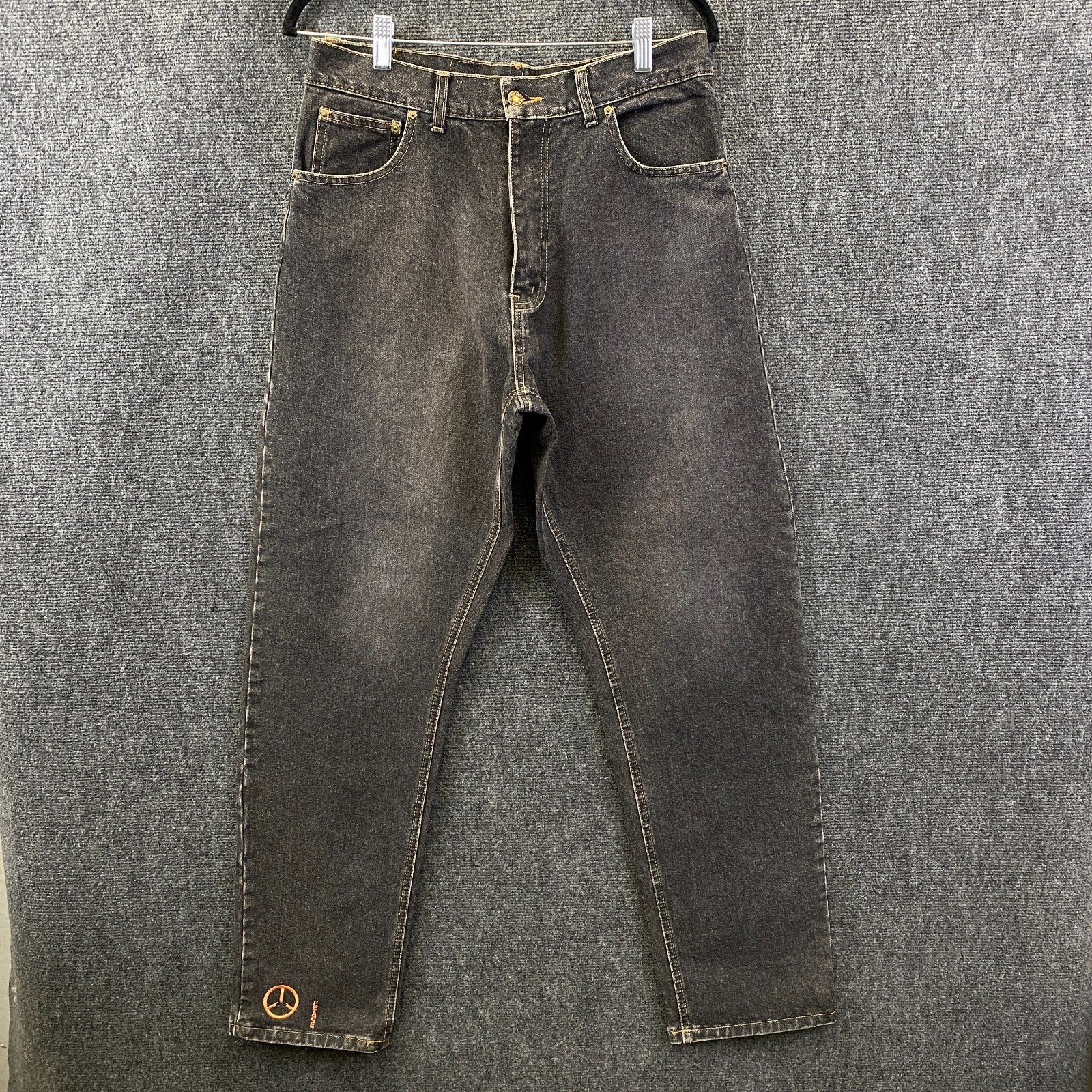 Product photograph [circular:f213400f3a0cd6c7]