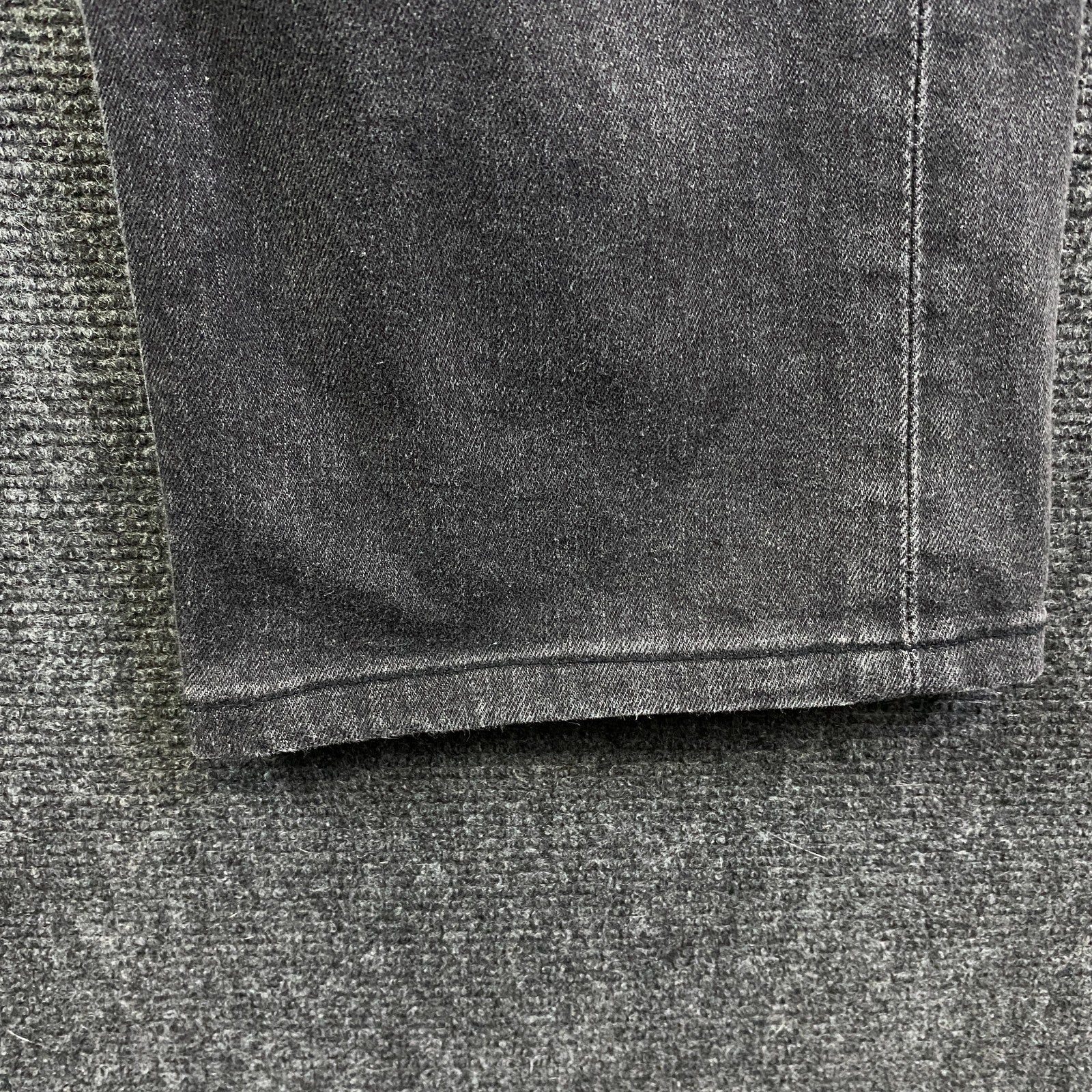 Product photograph [circular:0d109f9cf8e95217]