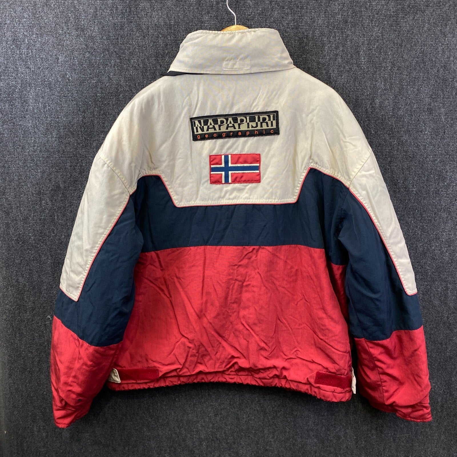 Product photograph [circular:3c9f7139b888cef4]