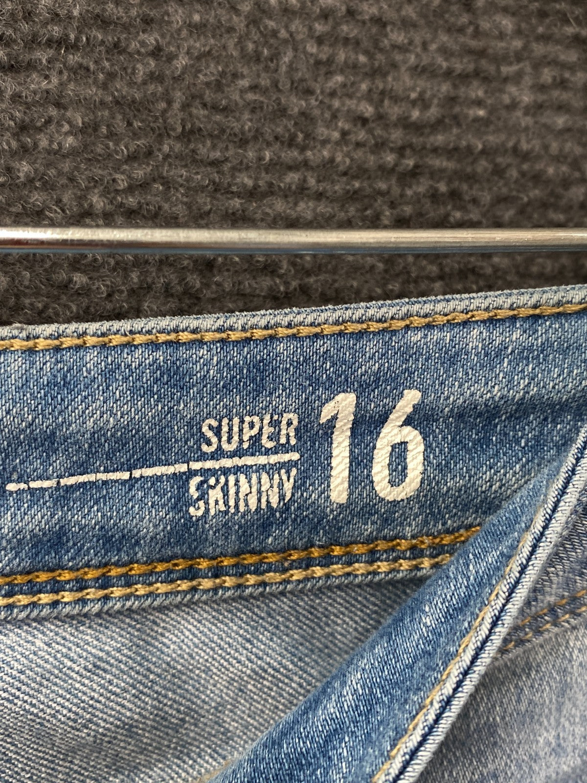 Product photograph [circular:6ee5a22372866049]