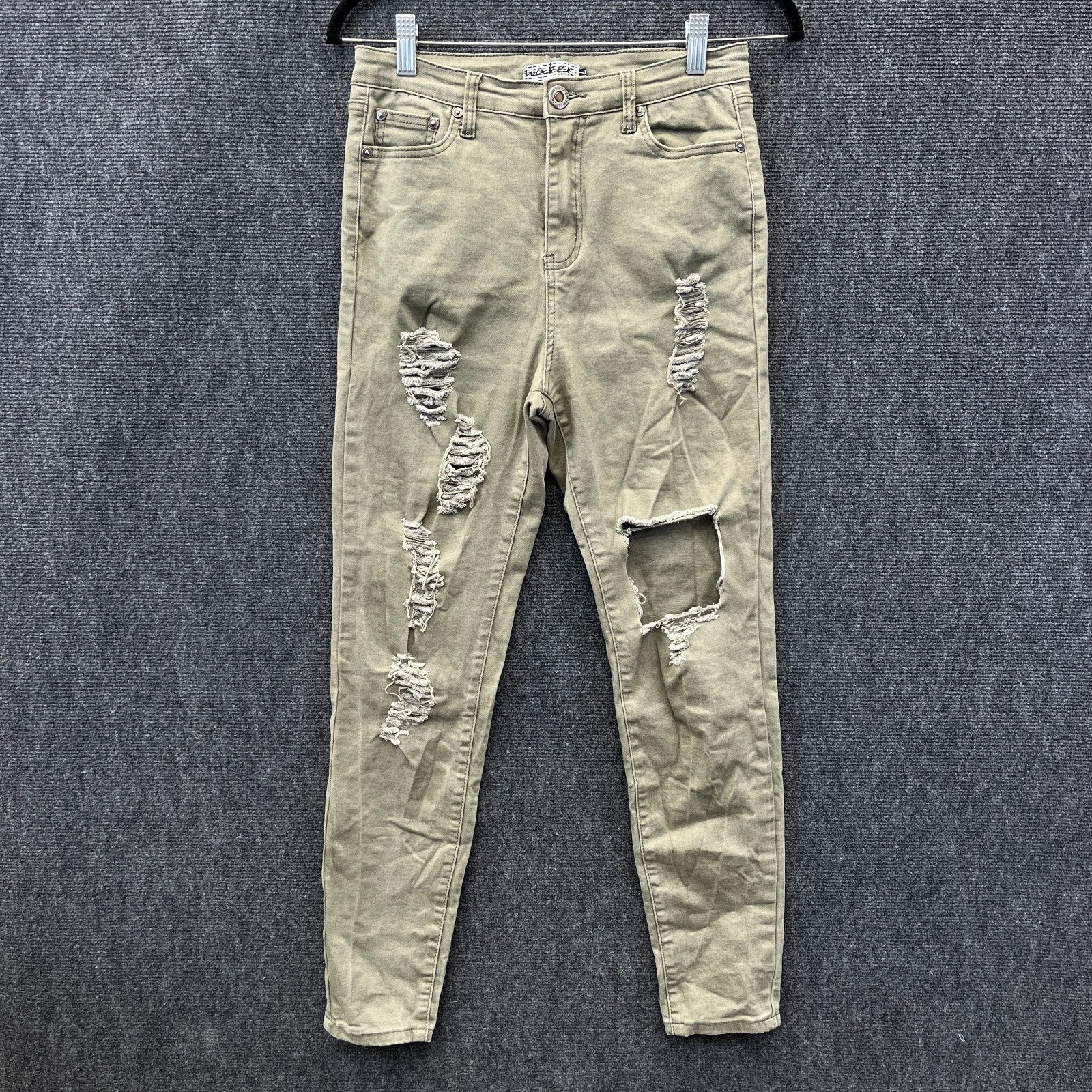 Product photograph [circular:c0db04a4d4e1b760]