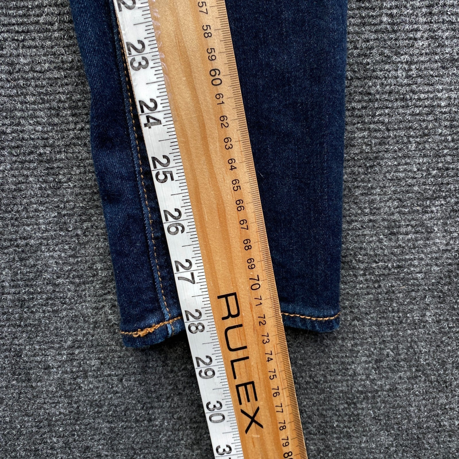Product photograph [circular:eb84ac677bf2e382]