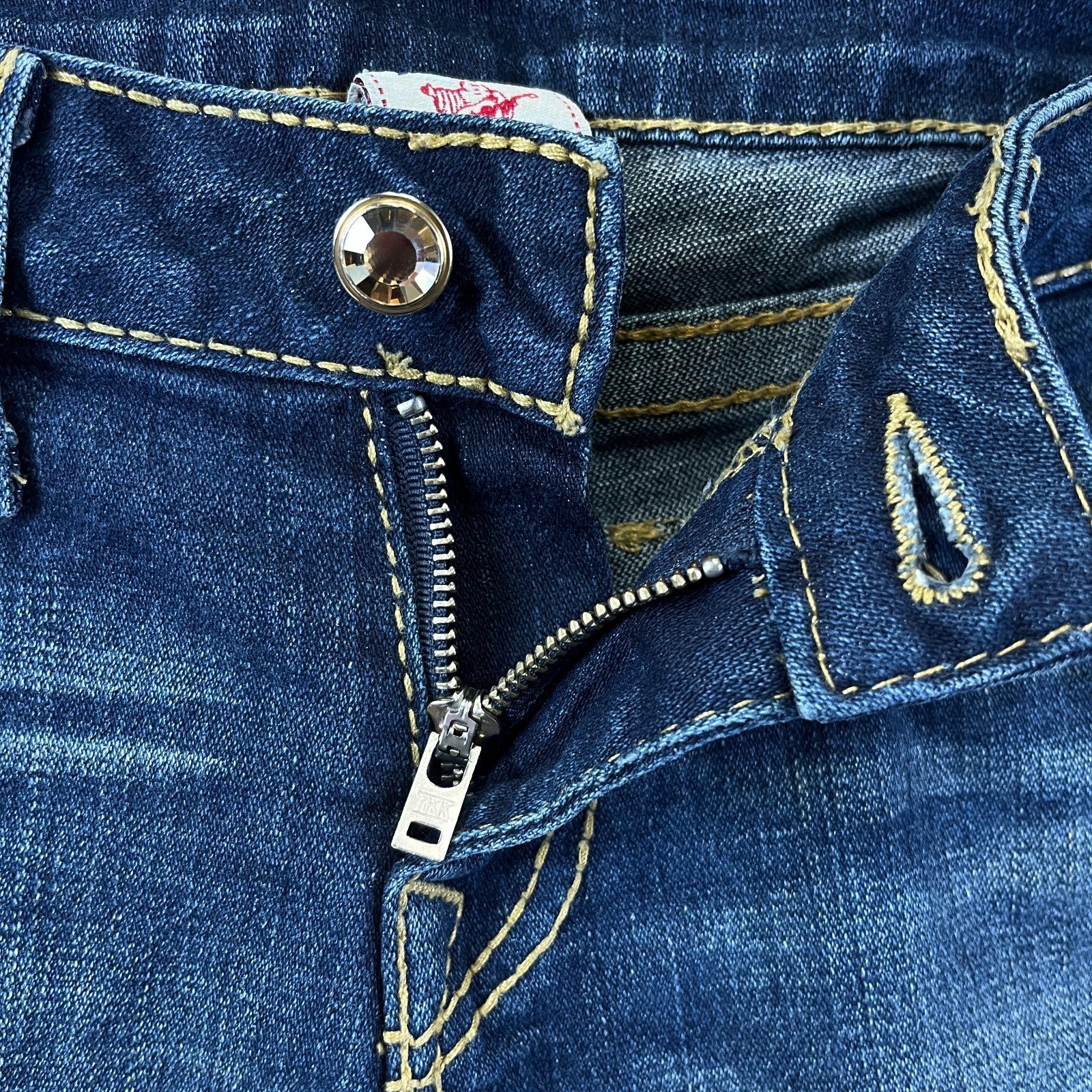 Product photograph [circular:c436969bdd40c2bf]