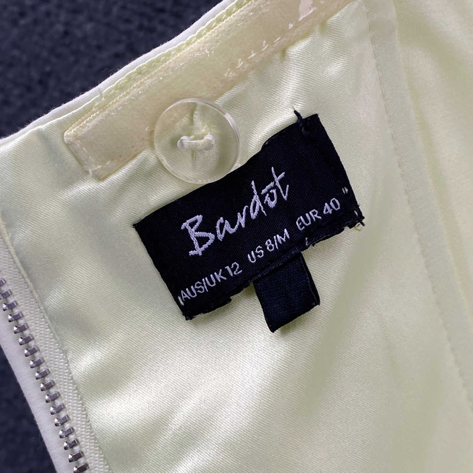 Product photograph [circular:318efa3e688e7d0b]