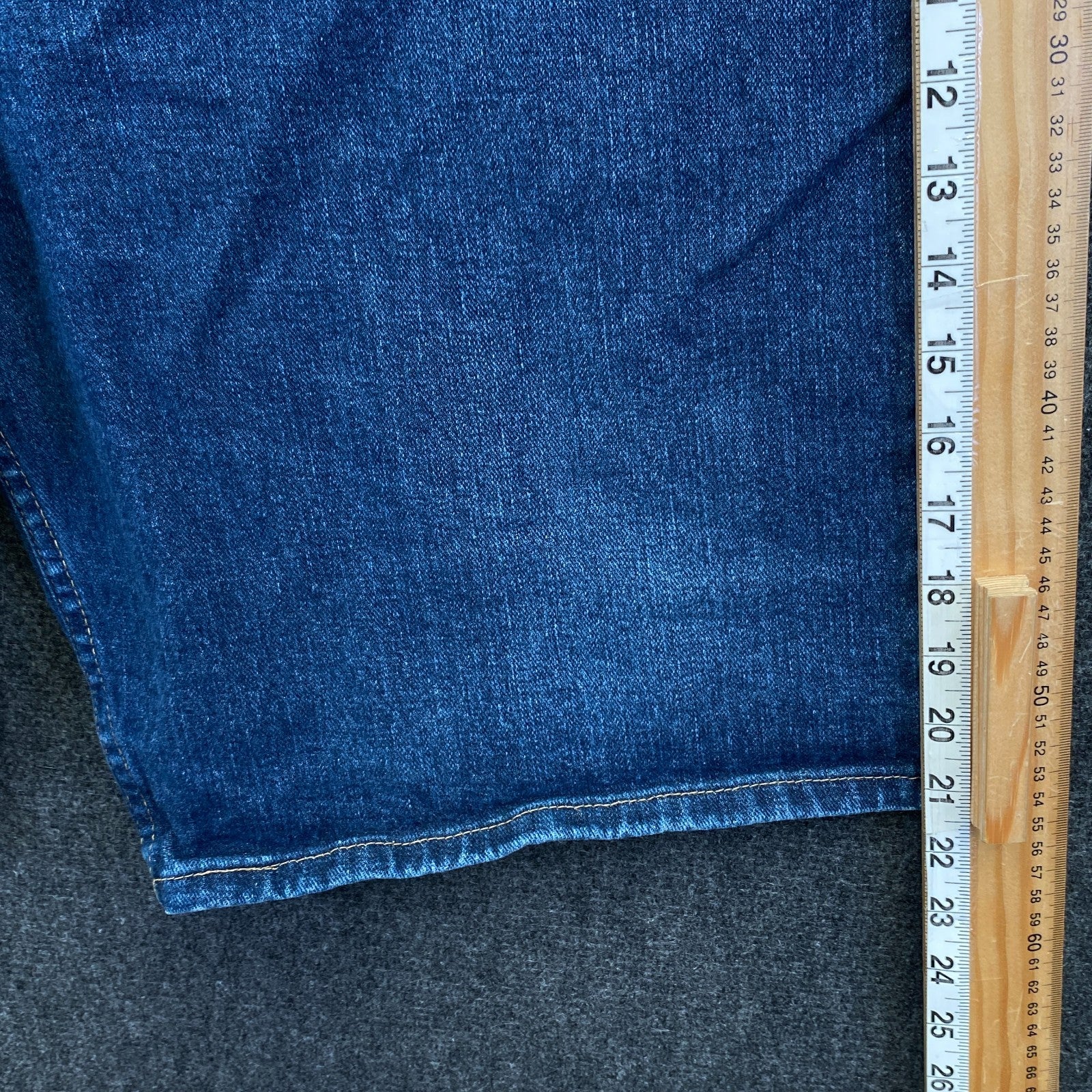 Product photograph [circular:0c6f89c98725dd0b]