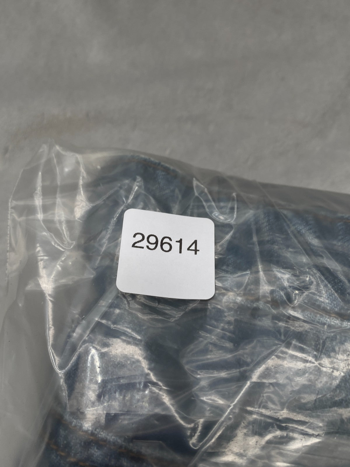 Product photograph [circular:82f809a8c1225e3c]