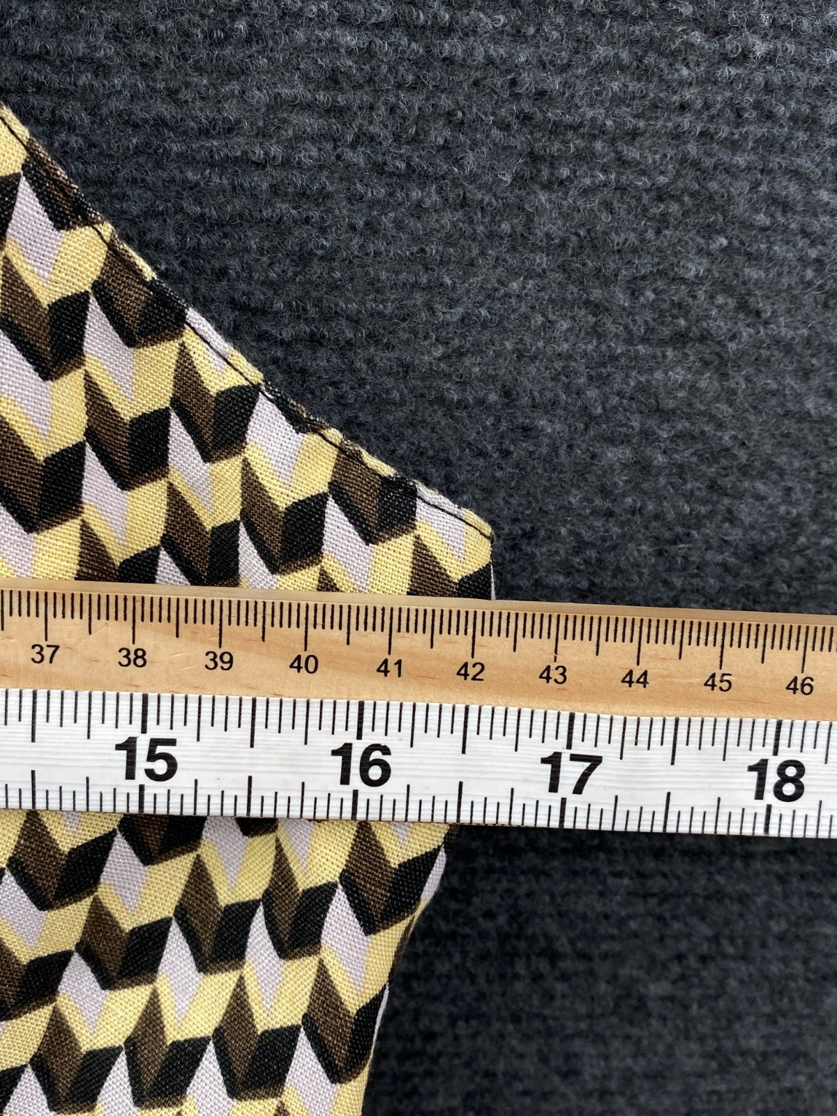 Product photograph [circular:01f3e7718093a485]