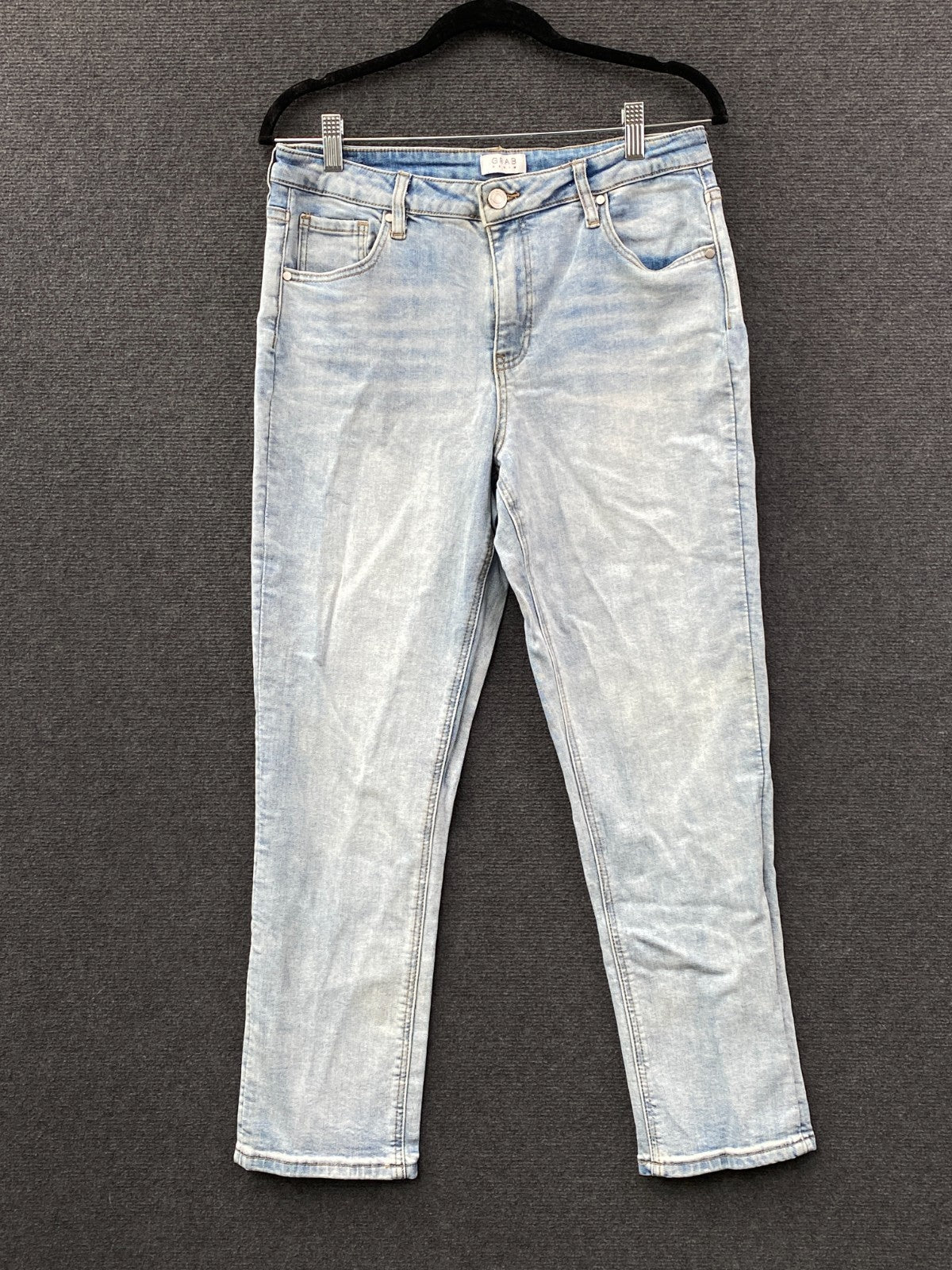 Product photograph [circular:b08c137eab1d1f48]