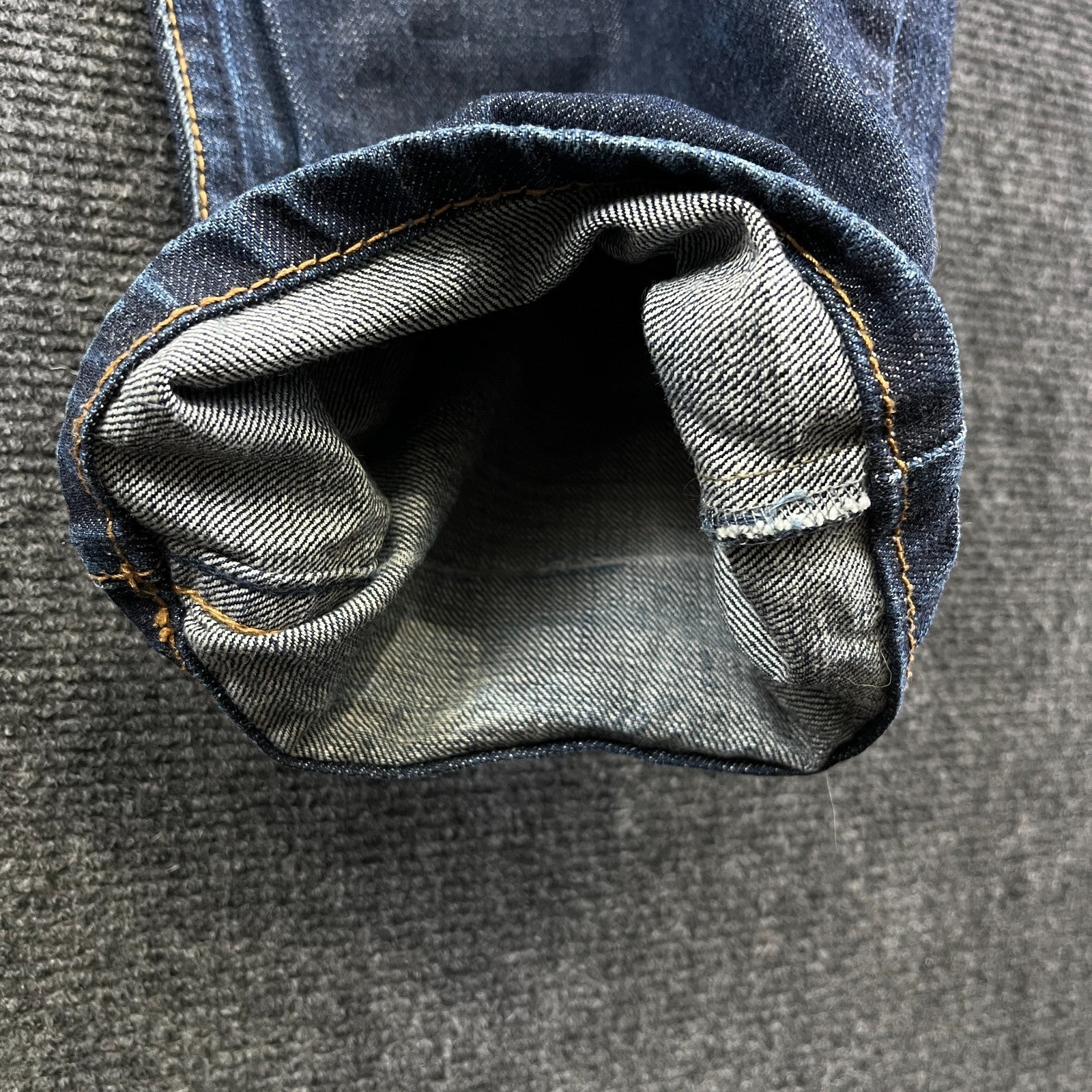 Product photograph [circular:4ce1e9f152df10b5]