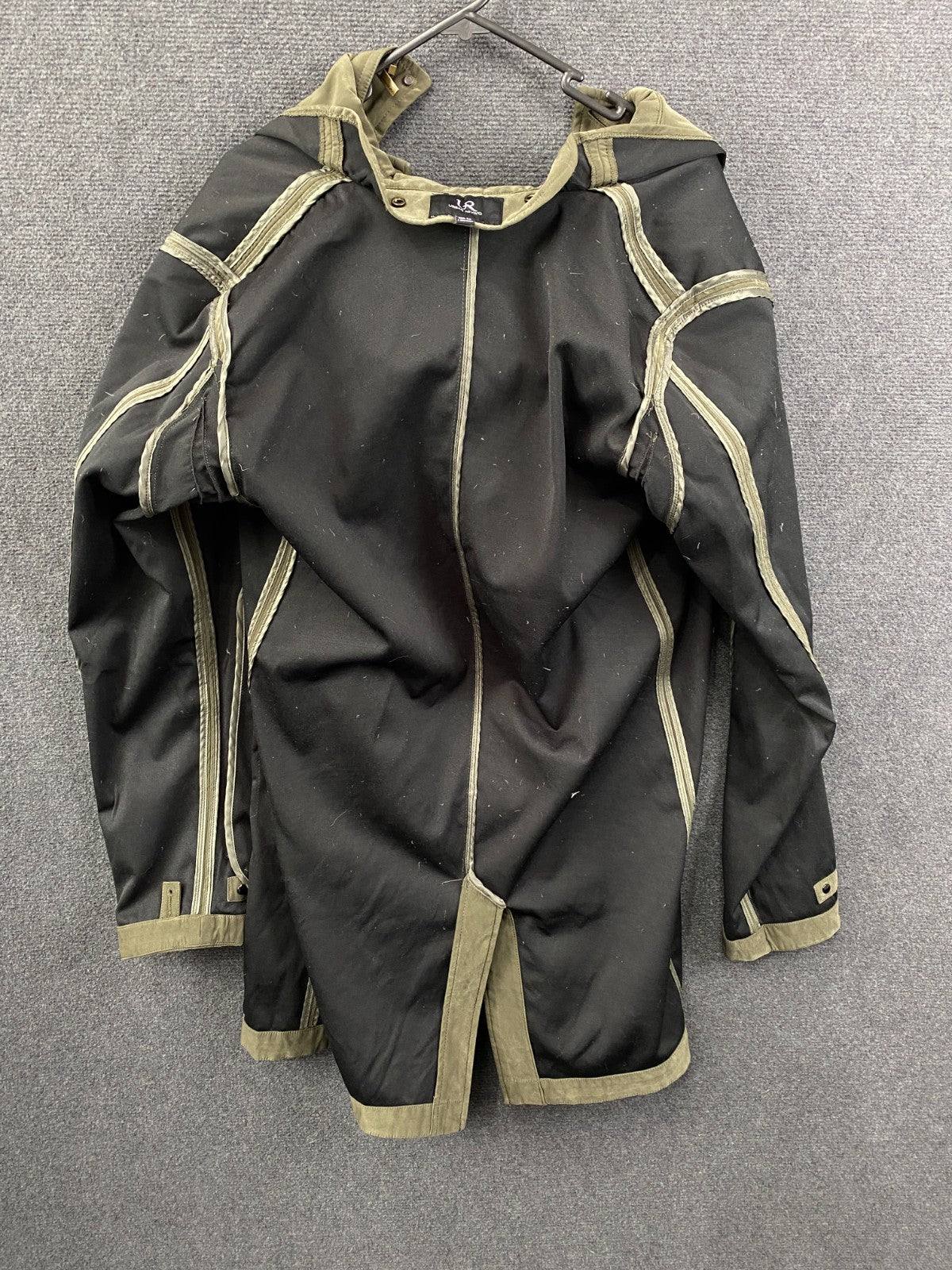 Product photograph [circular:953349a19883b76f]
