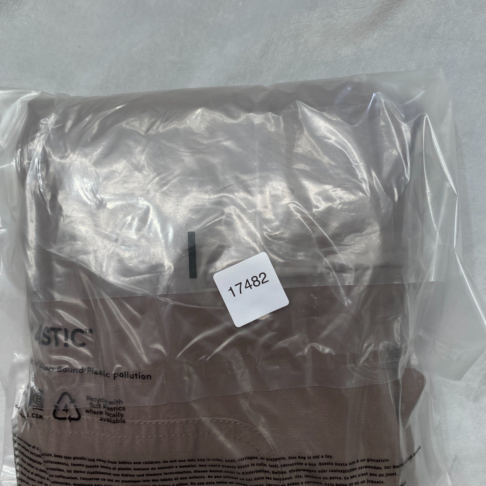 Product photograph [circular:69f5587a1b1e377d]