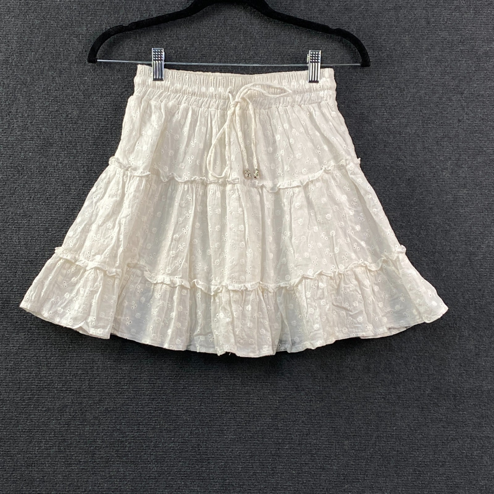 Product photograph [circular:ca59e2641d420a0d]