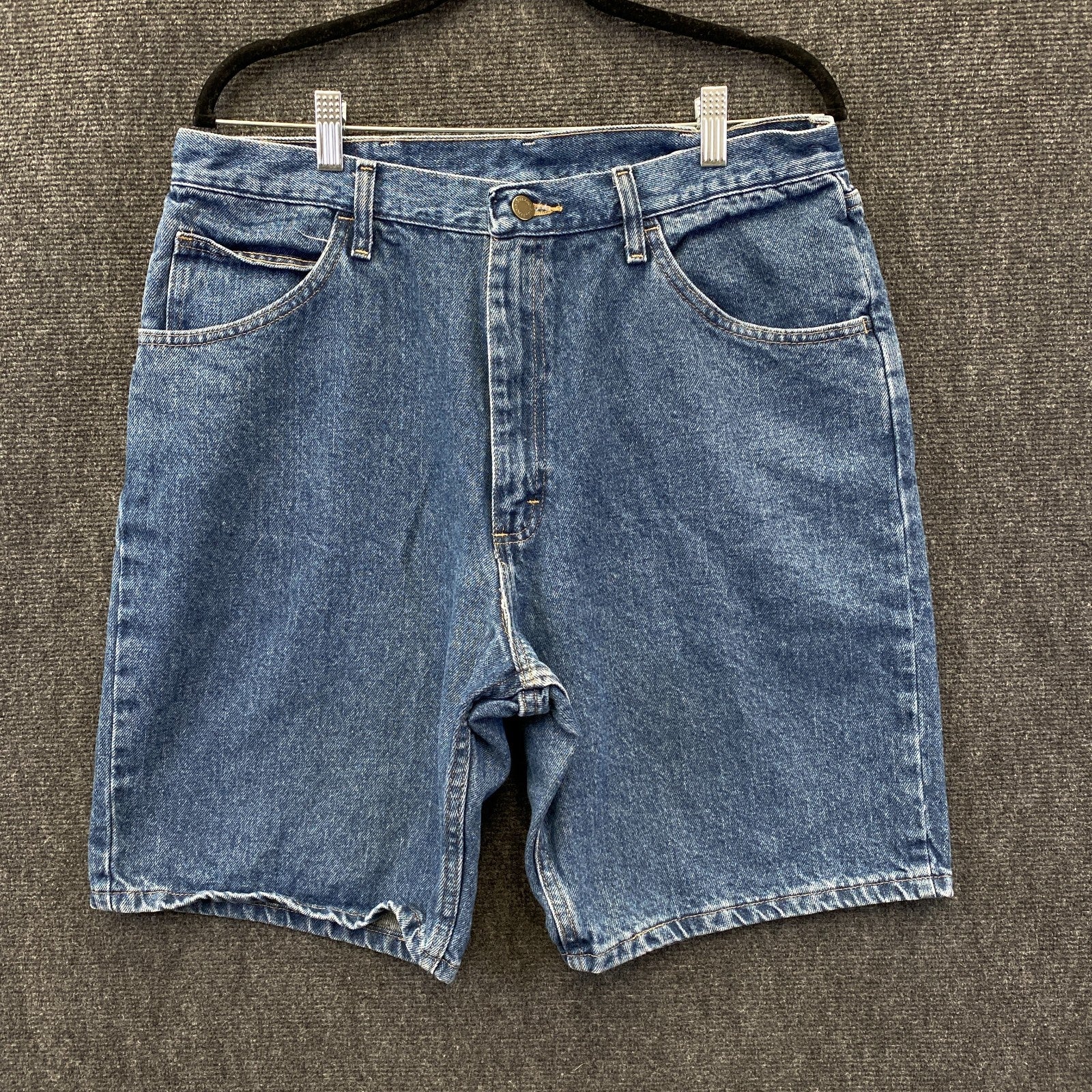 Product photograph [circular:3a7dbd215f13a995]