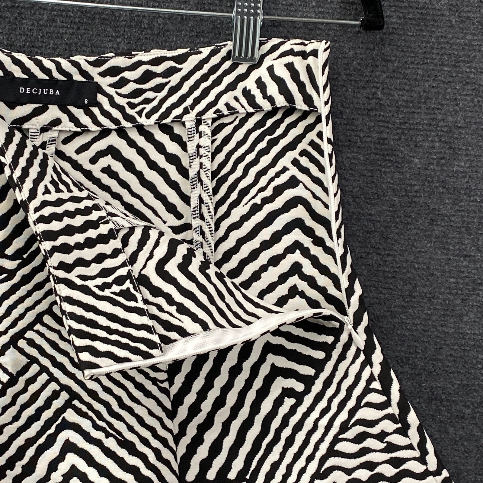Product photograph [circular:0b471f1ad8bb3204]