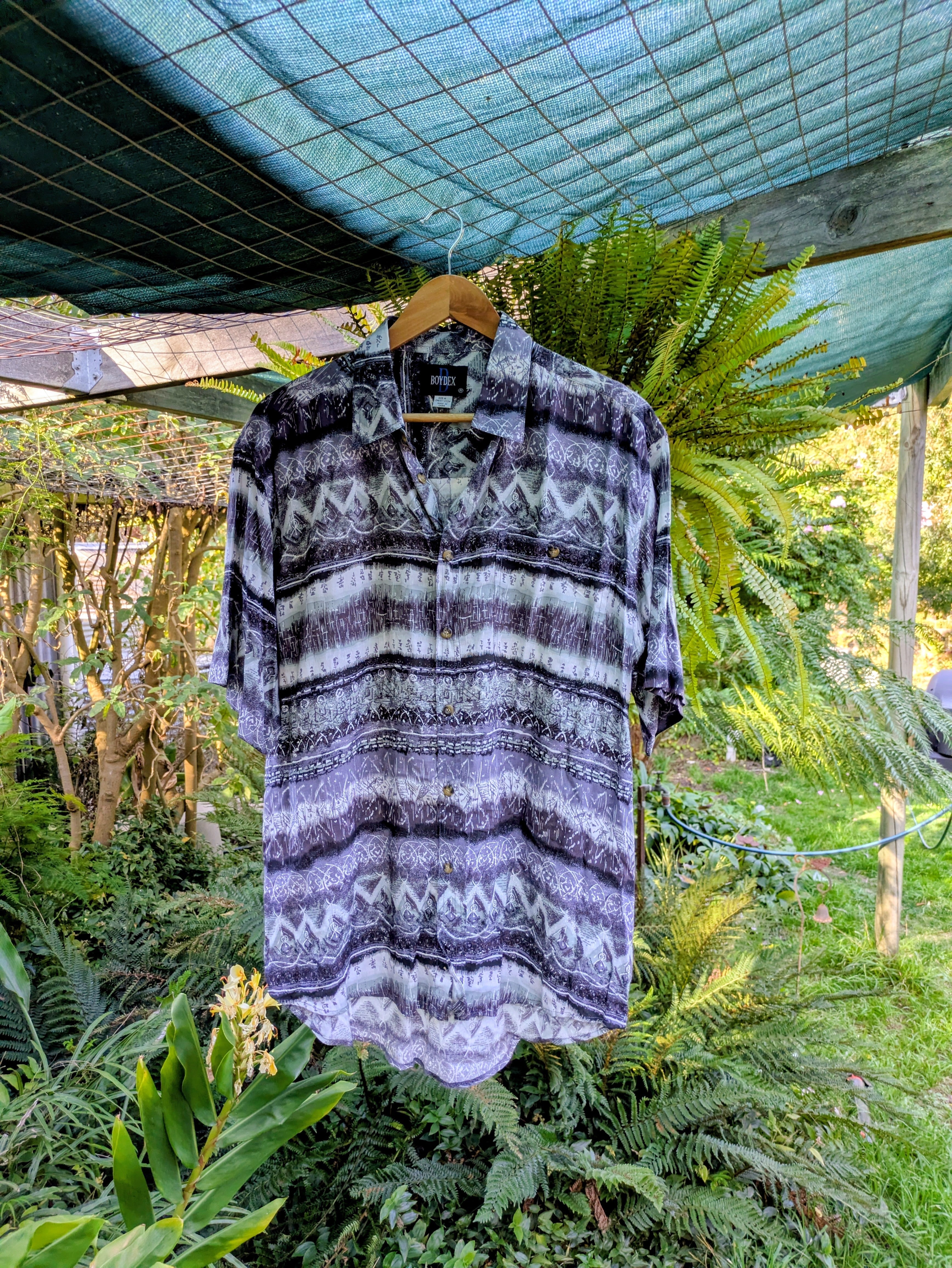 Boydex vintage purple & black party shirt - Size Medium