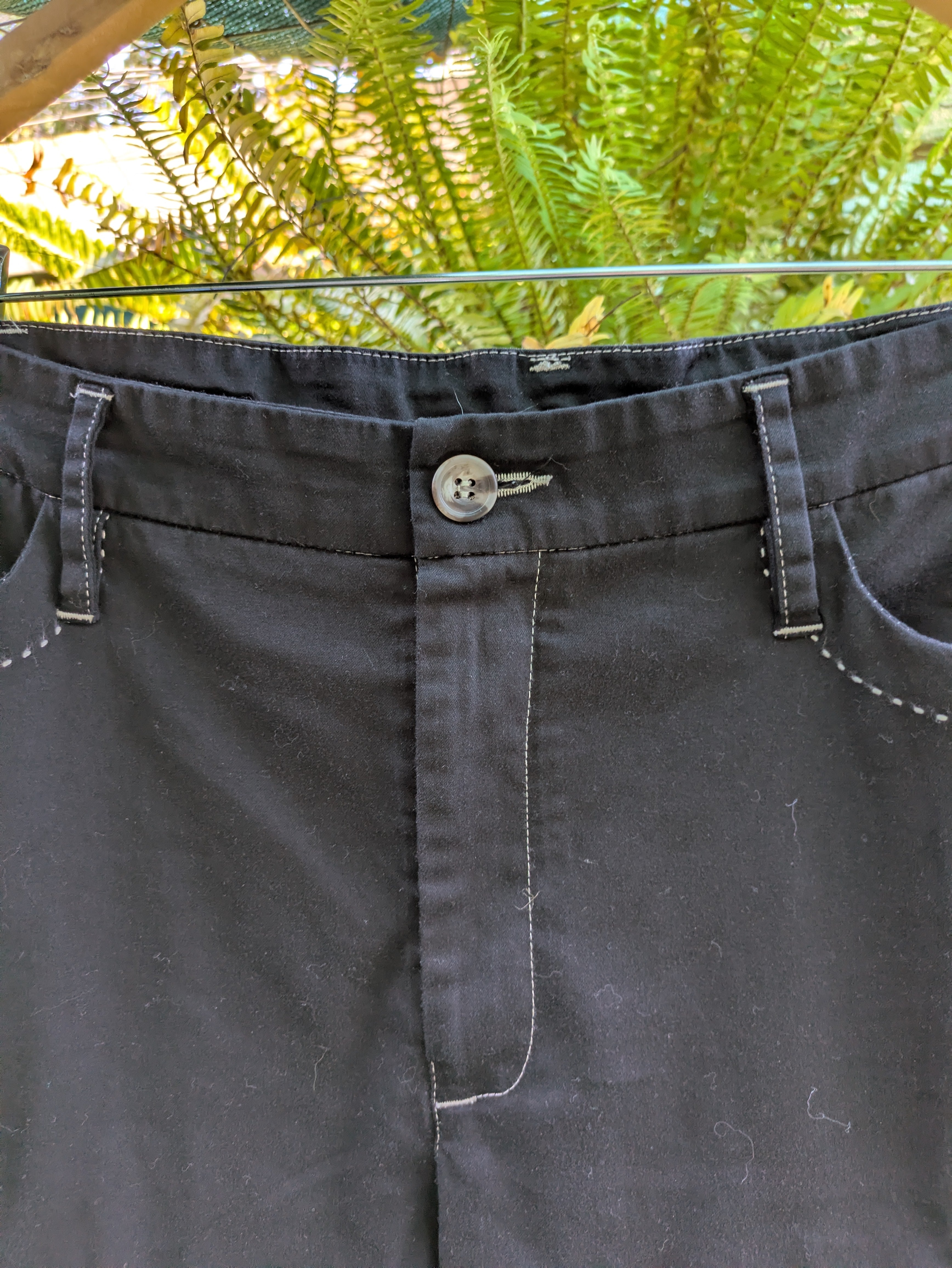 Robyn Black tapered pants - Size 3 (equivalent to a 6)
