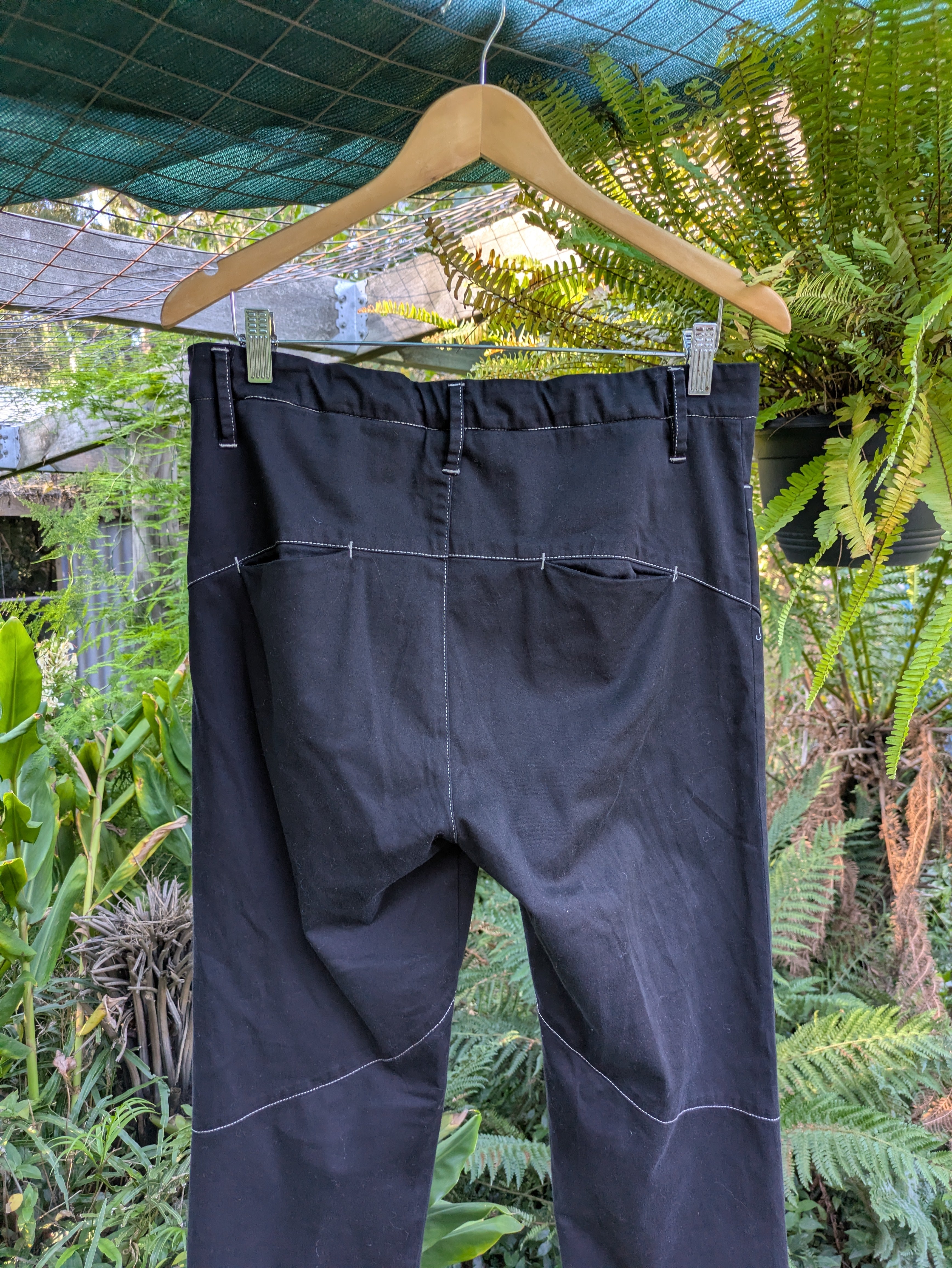 Robyn Black tapered pants - Size 3 (equivalent to a 6)